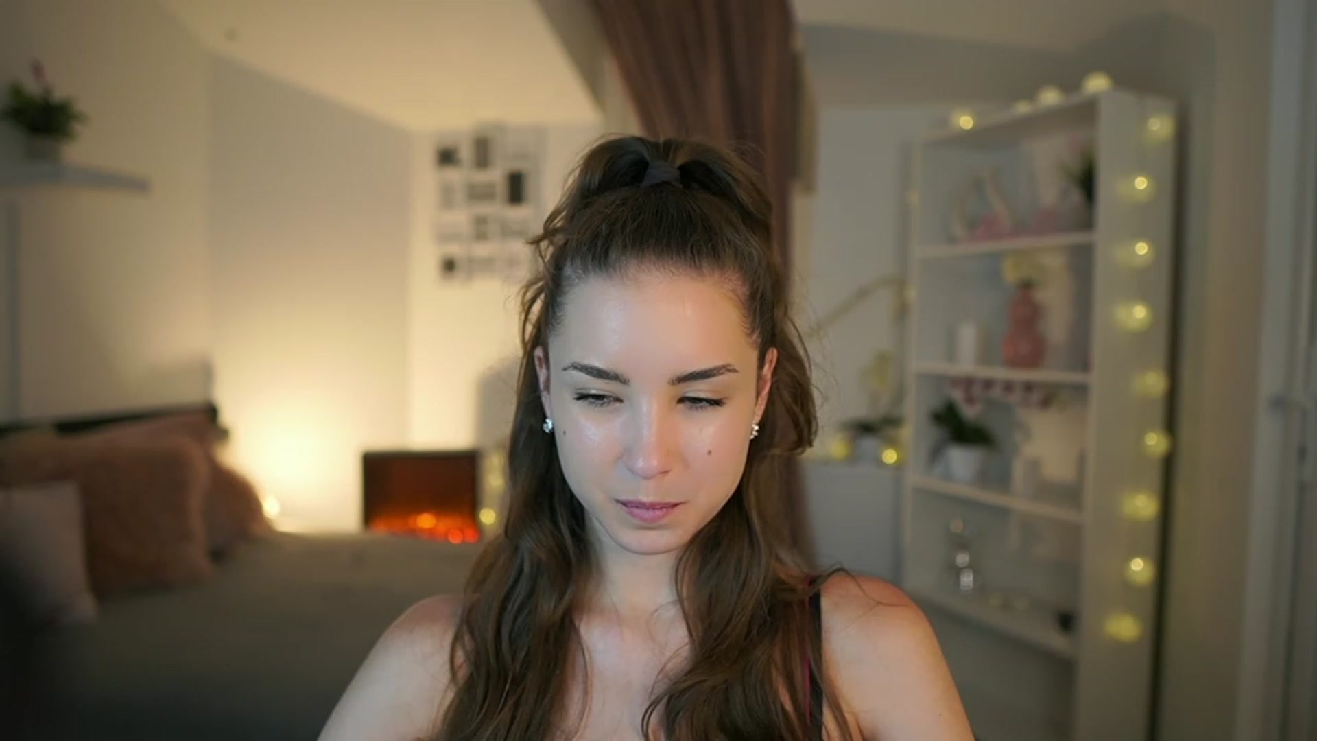 Gallery image thumbnail from Shy_jane's myfreecams stream on, 06/01/2023, 14:32 image 18 of 20