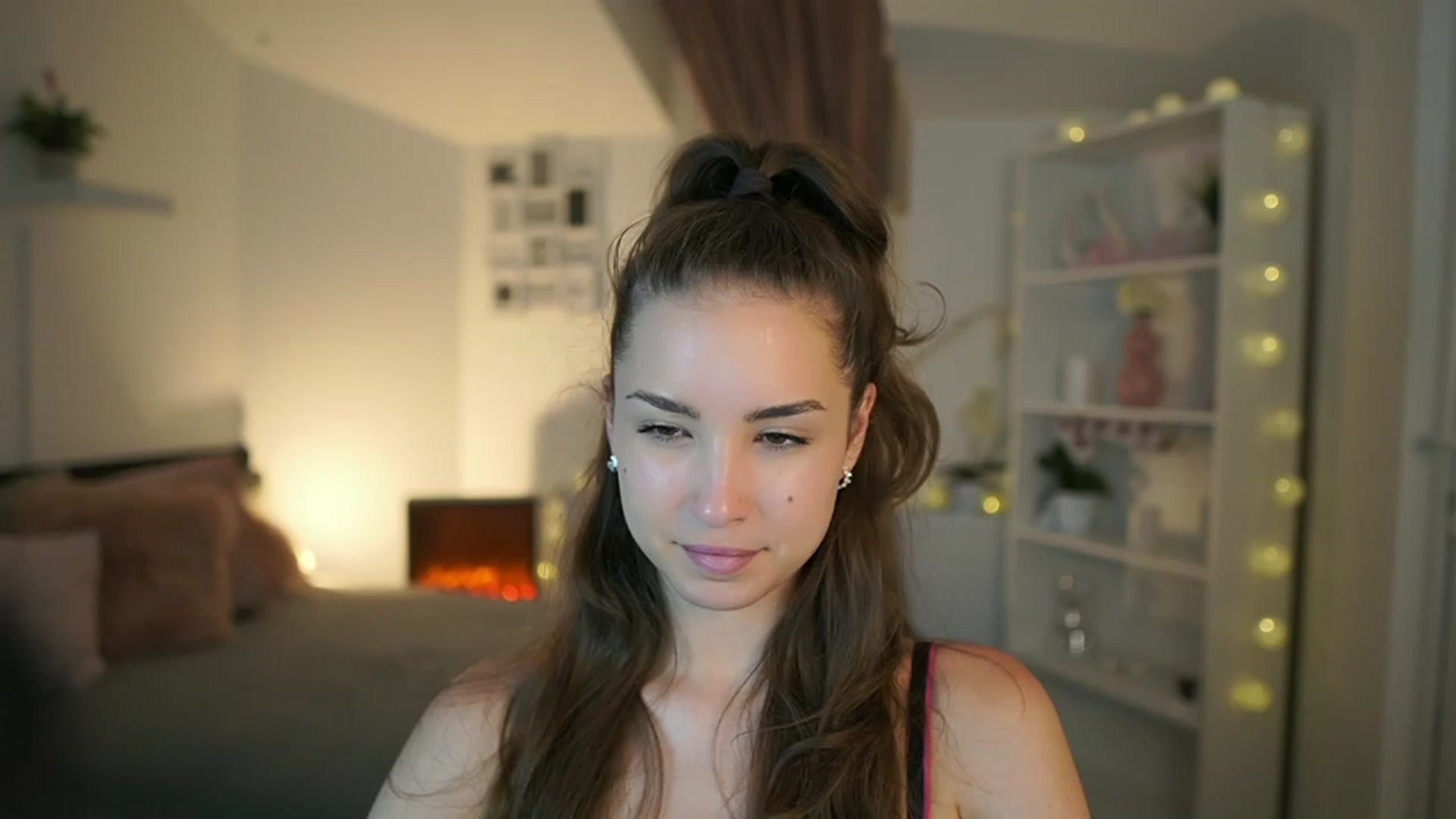Gallery image thumbnail from Shy_jane's myfreecams stream on, 06/01/2023, 17:02 image 9 of 20
