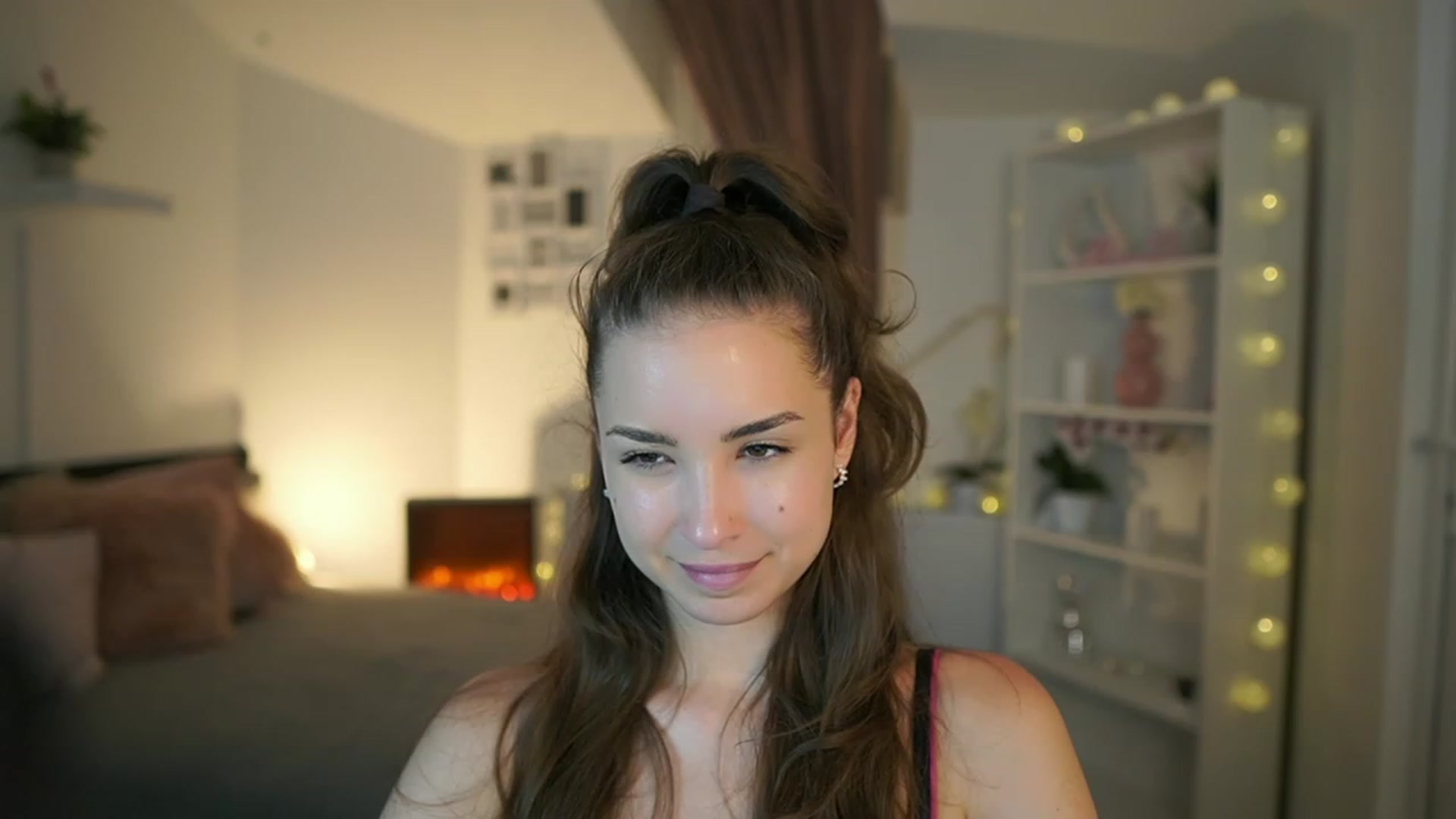 Gallery image thumbnail from Shy_jane's myfreecams stream on, 06/01/2023, 17:02 image 14 of 20