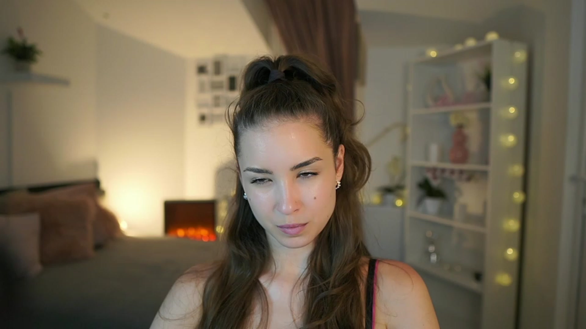 Gallery image thumbnail from Shy_jane's myfreecams stream on, 06/01/2023, 17:02 image 10 of 20