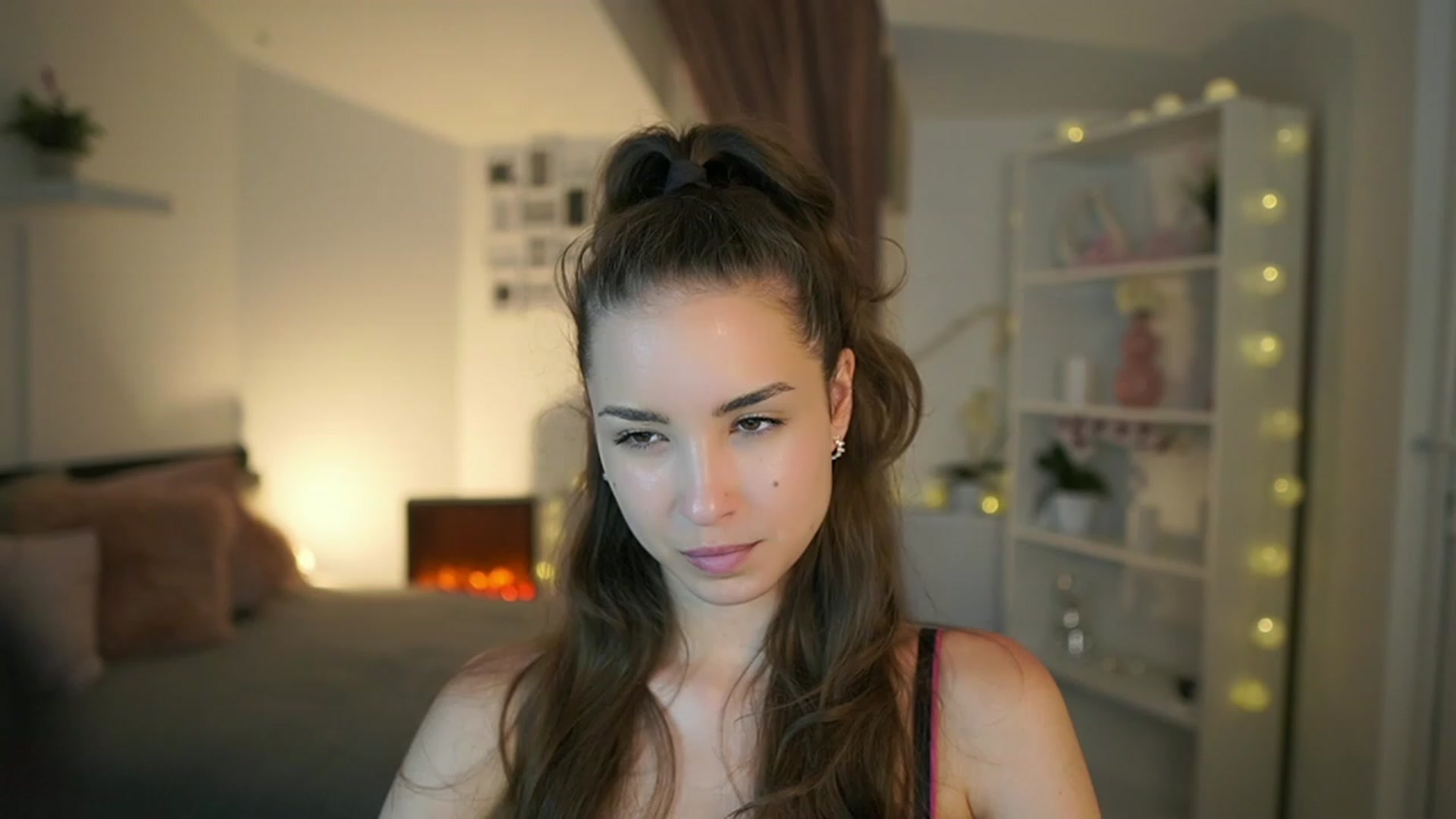 Gallery image thumbnail from Shy_jane's myfreecams stream on, 06/01/2023, 17:02 image 13 of 20