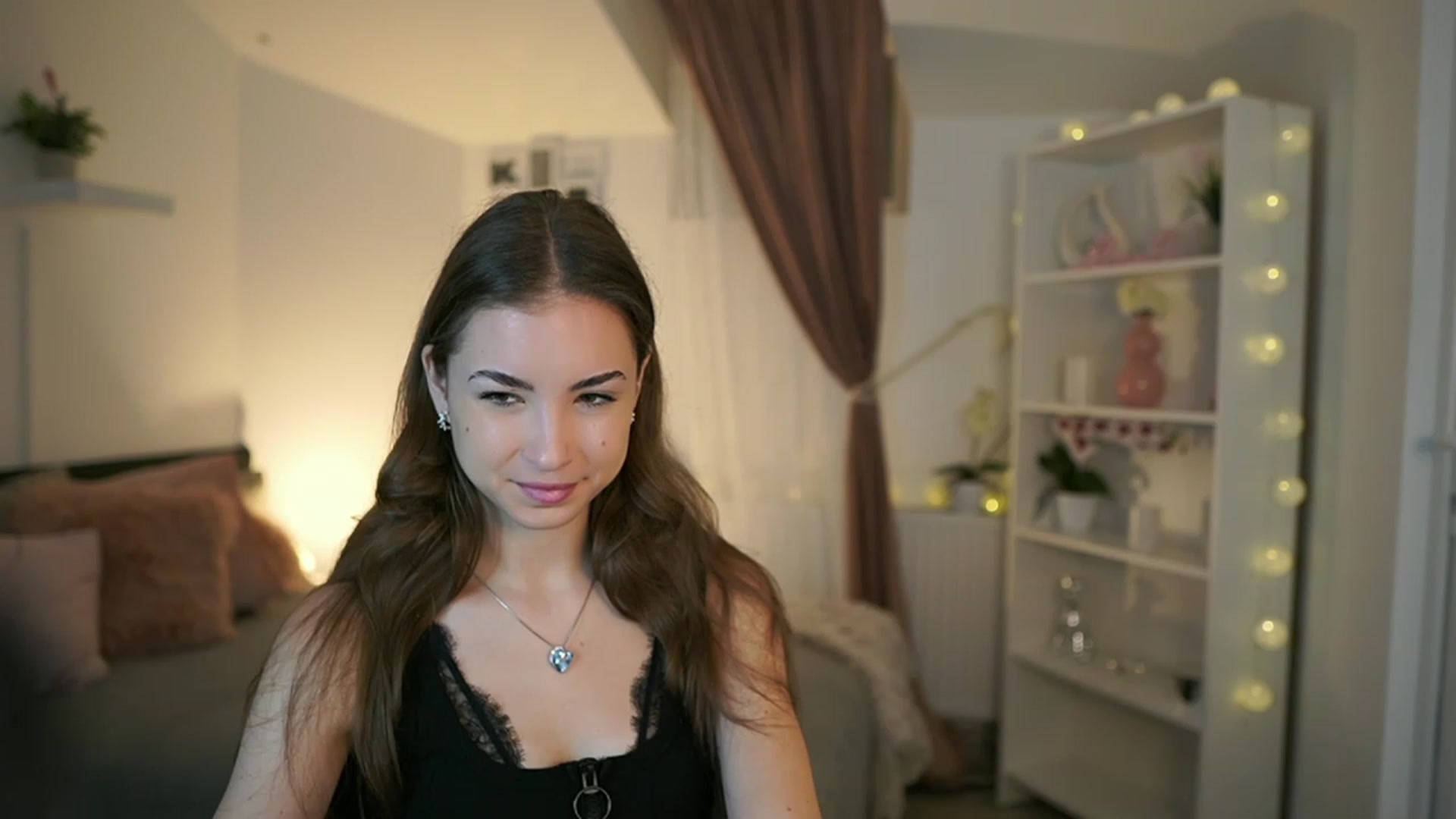 Gallery image thumbnail from Shy_jane's myfreecams stream on, 06/04/2023, 08:50 image 13 of 20