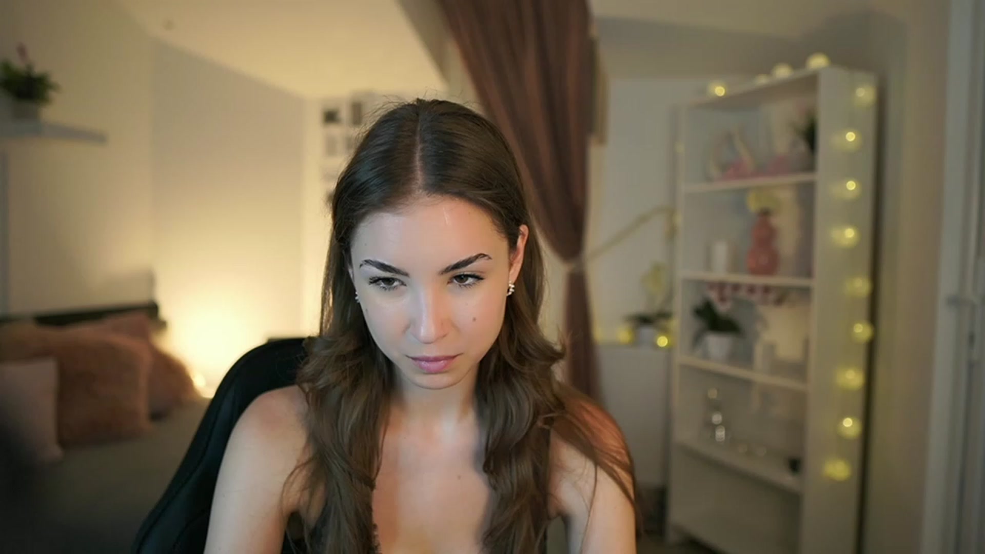 Gallery image thumbnail from Shy_jane's myfreecams stream on, 06/04/2023, 11:38 image 11 of 20