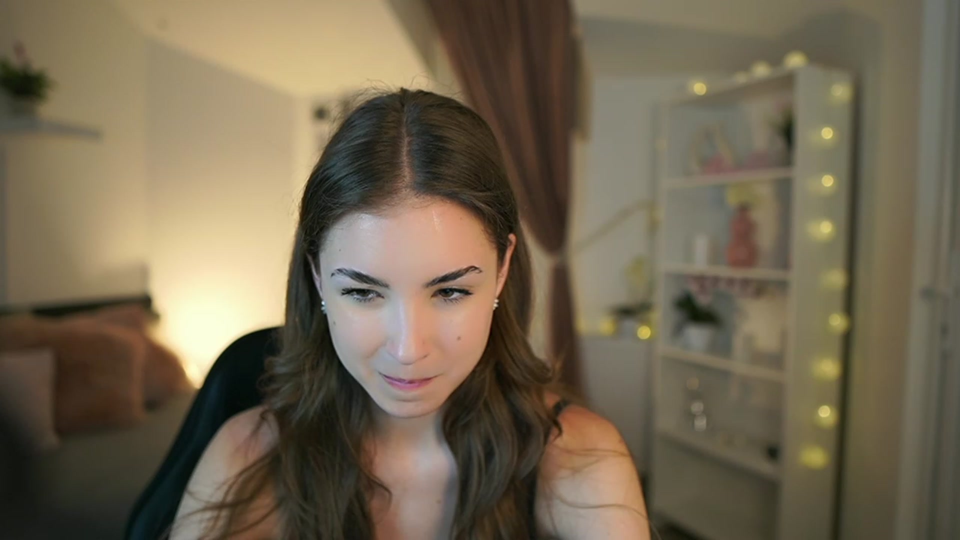Gallery image thumbnail from Shy_jane's myfreecams stream on, 06/04/2023, 11:38 image 13 of 20