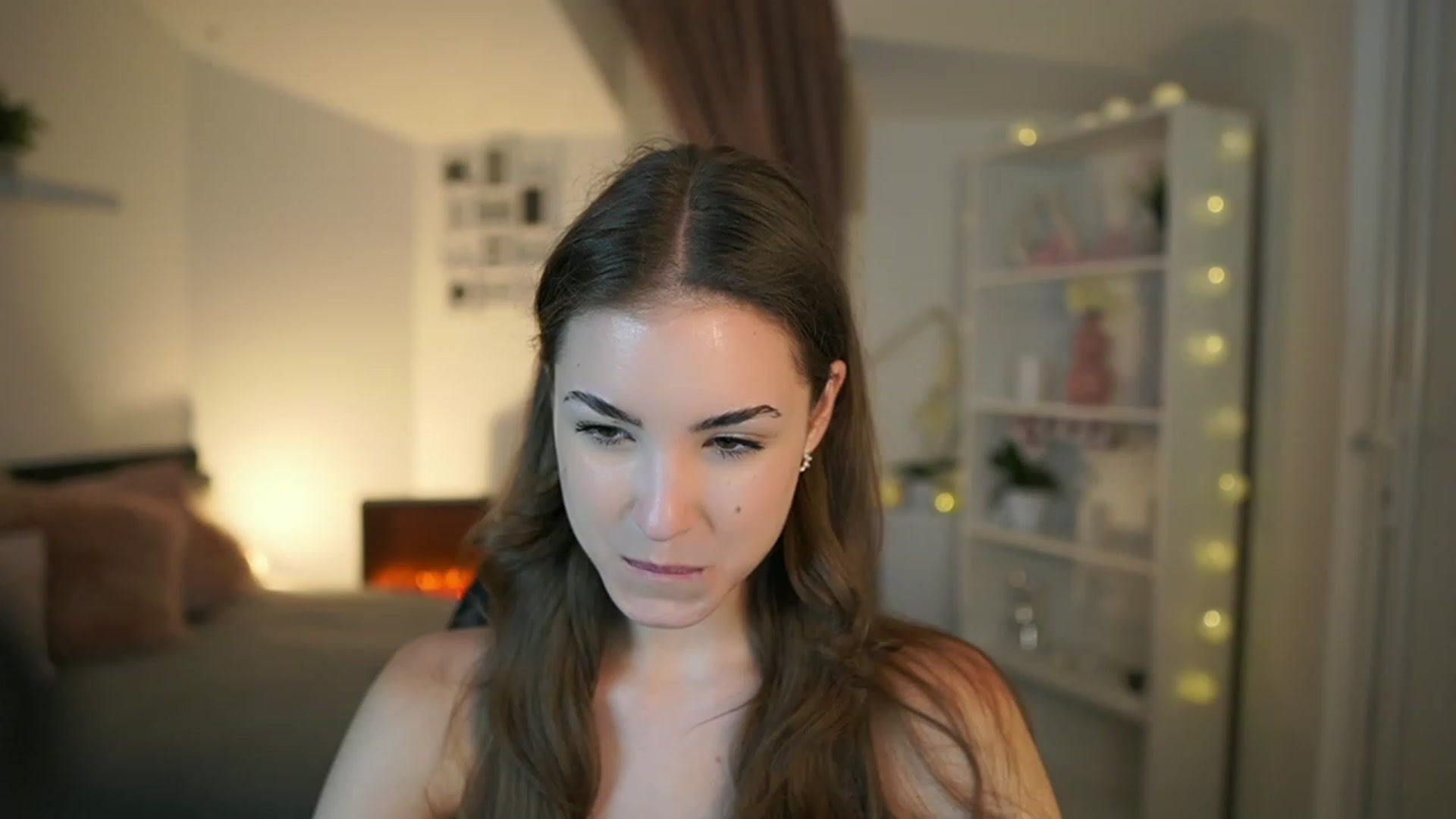 Gallery image thumbnail from Shy_jane's myfreecams stream on, 06/04/2023, 12:11 image 16 of 20