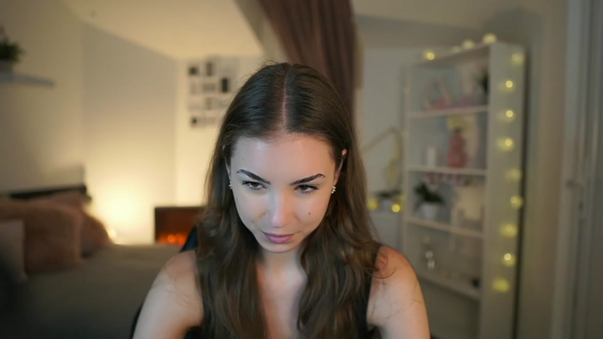 Gallery image thumbnail from Shy_jane's myfreecams stream on, 06/04/2023, 12:11 image 3 of 20