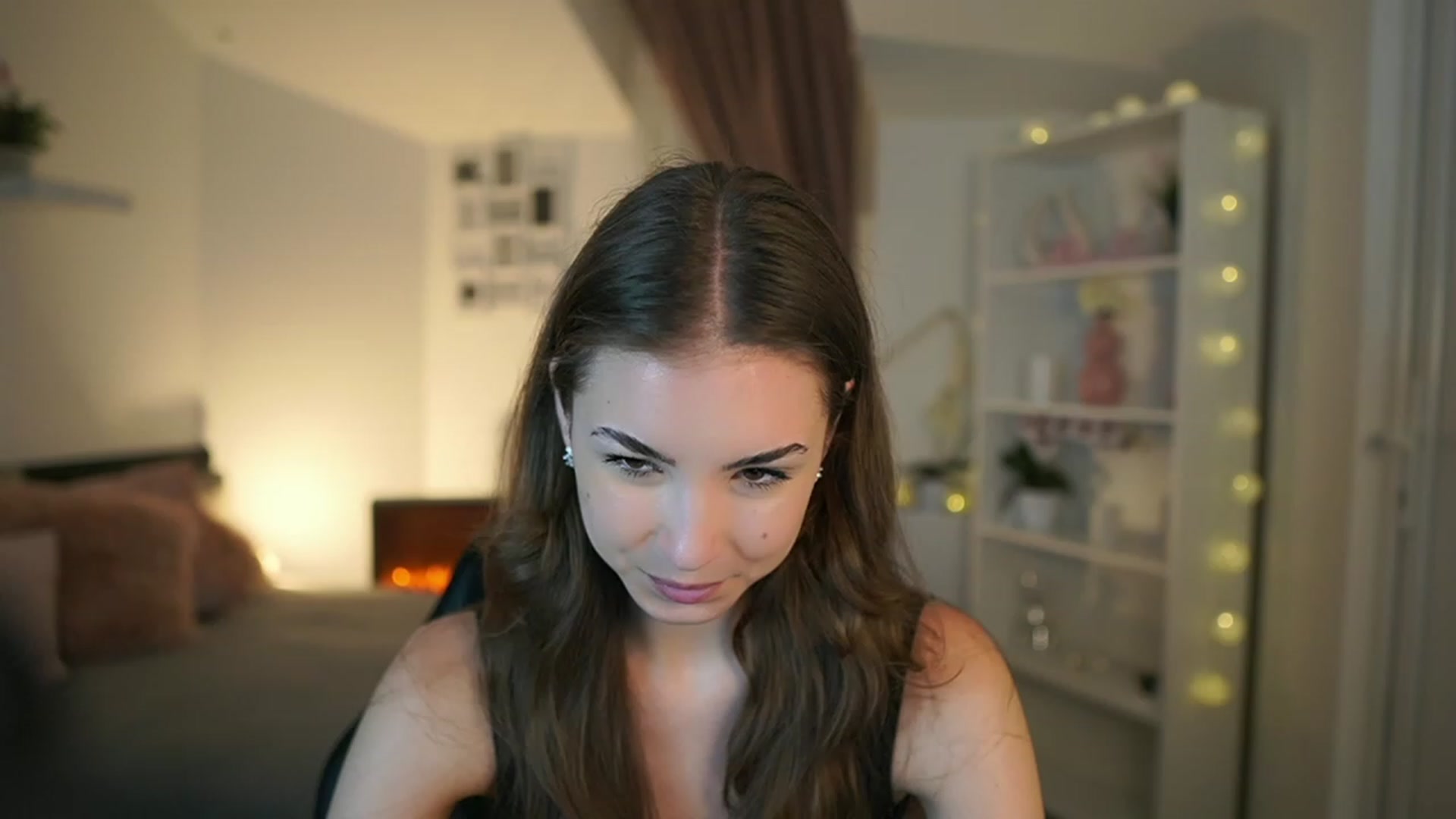 Gallery image thumbnail from Shy_jane's myfreecams stream on, 06/04/2023, 12:11 image 2 of 20