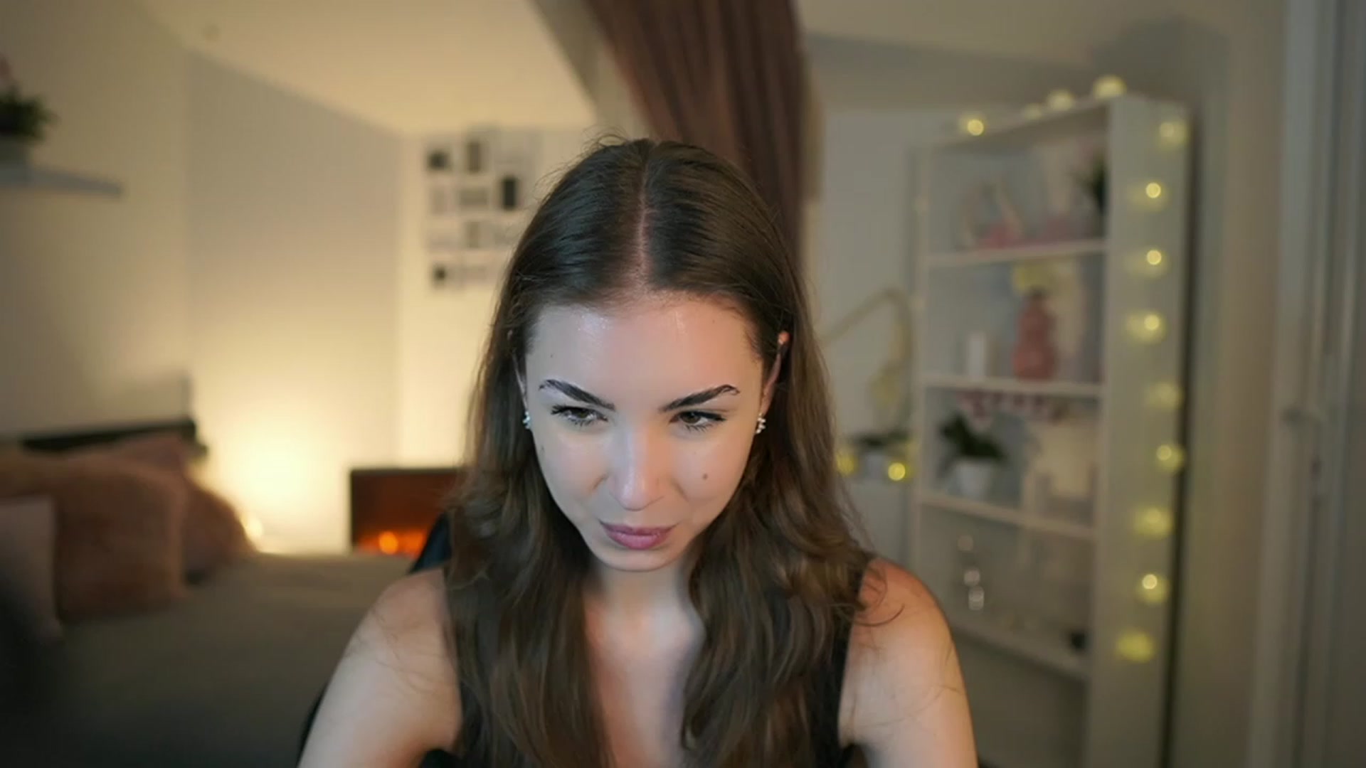 Gallery image thumbnail from Shy_jane's myfreecams stream on, 06/04/2023, 12:11 image 5 of 20