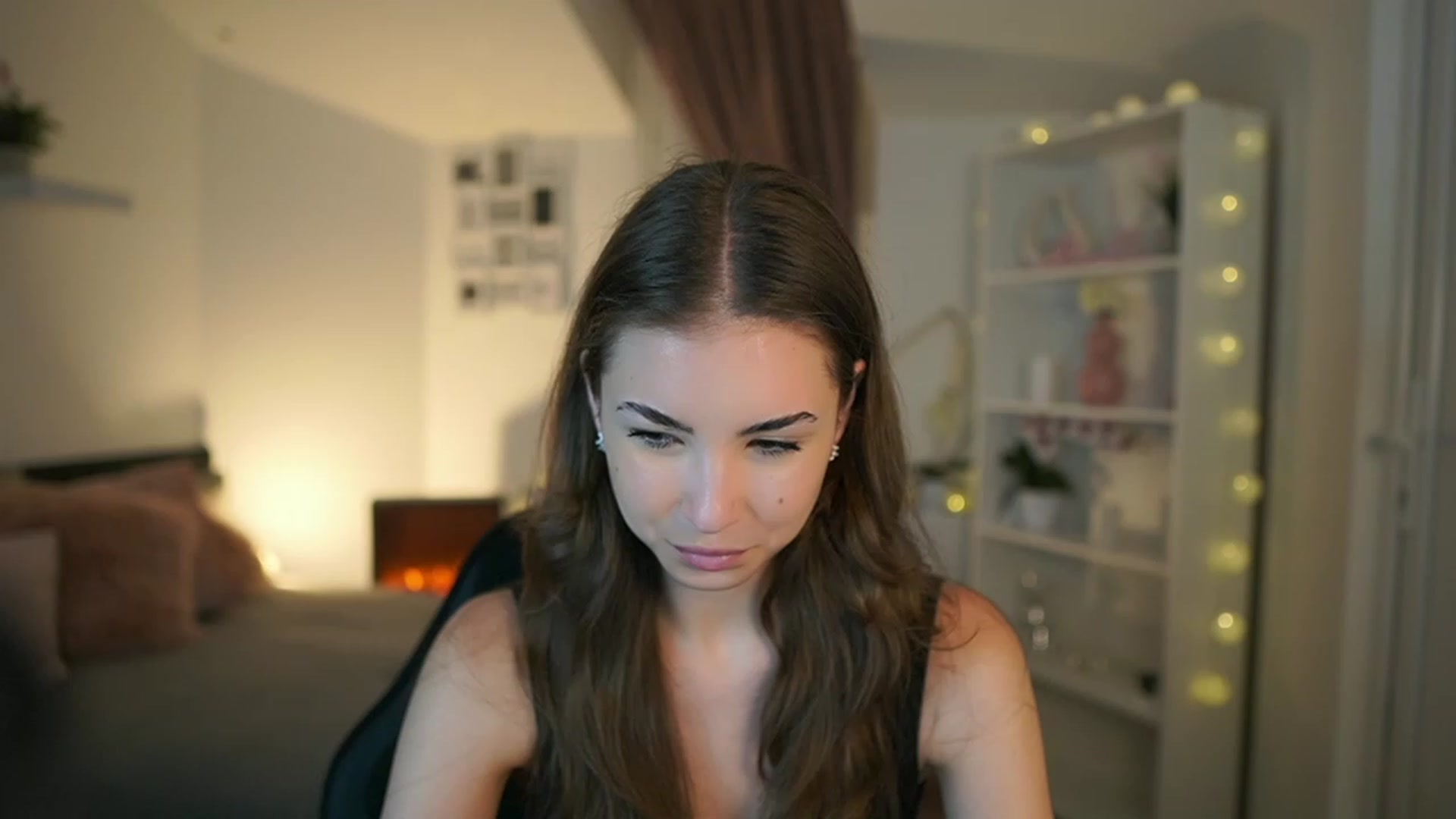 Gallery image thumbnail from Shy_jane's myfreecams stream on, 06/04/2023, 12:11 image 1 of 20