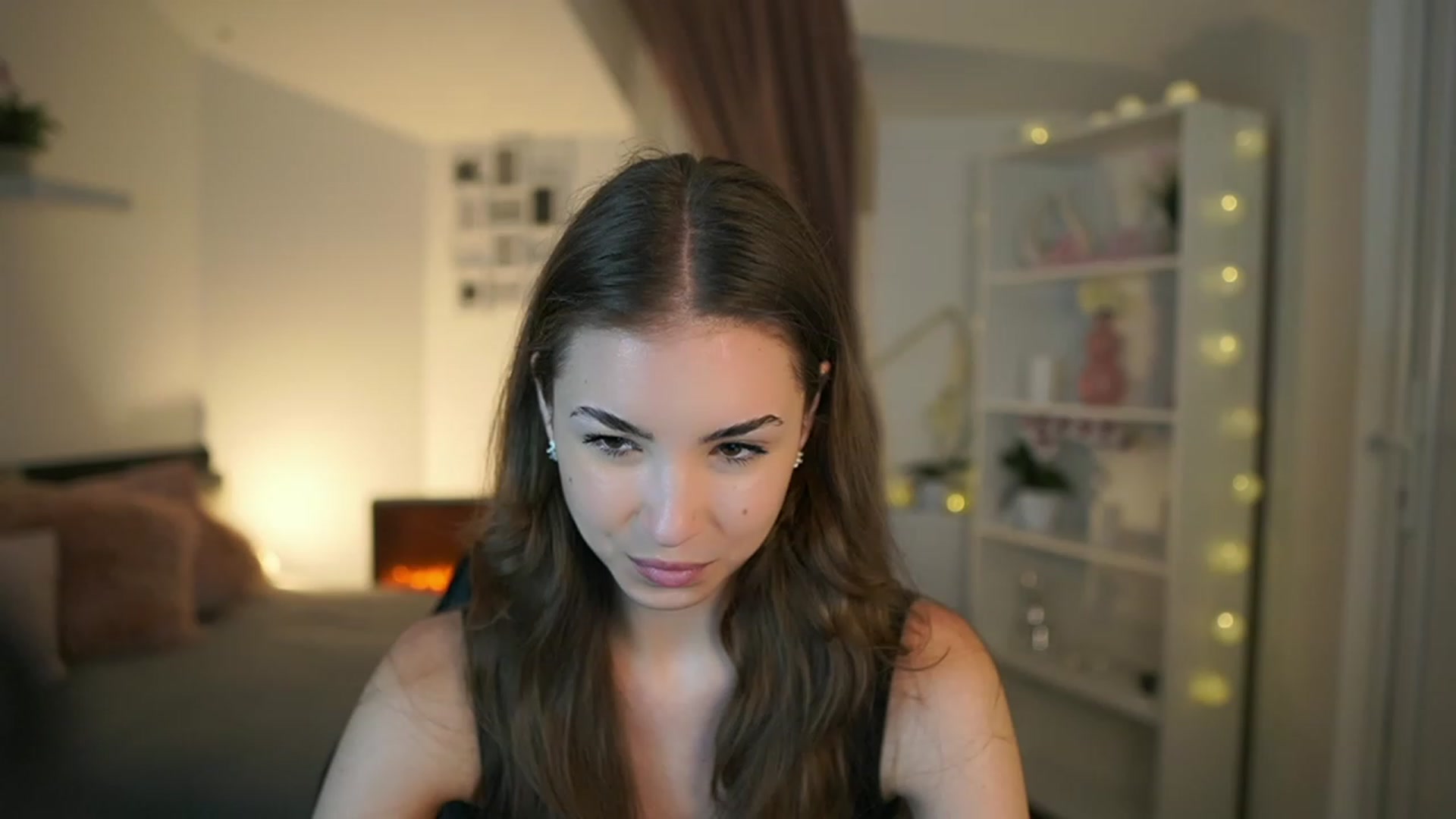 Gallery image thumbnail from Shy_jane's myfreecams stream on, 06/04/2023, 12:11 image 6 of 20