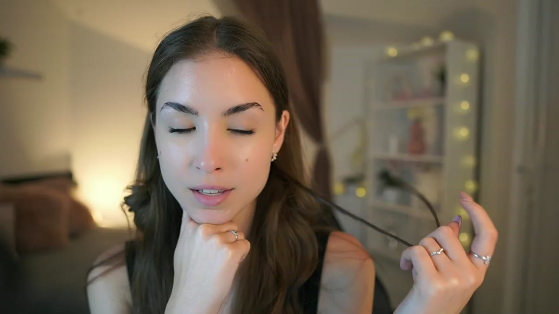 Gallery image thumbnail from Shy_jane's myfreecams stream on, 06/04/2023, 15:27 image 11 of 20