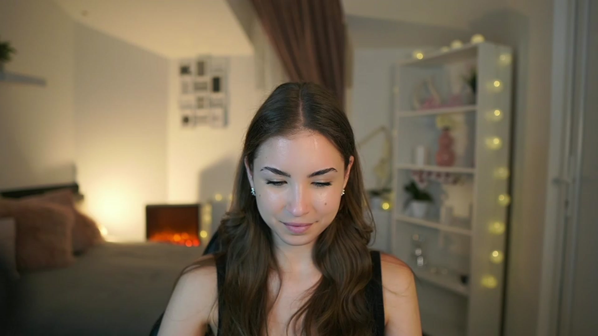 Gallery image thumbnail from Shy_jane's myfreecams stream on, 06/04/2023, 15:27 image 9 of 20