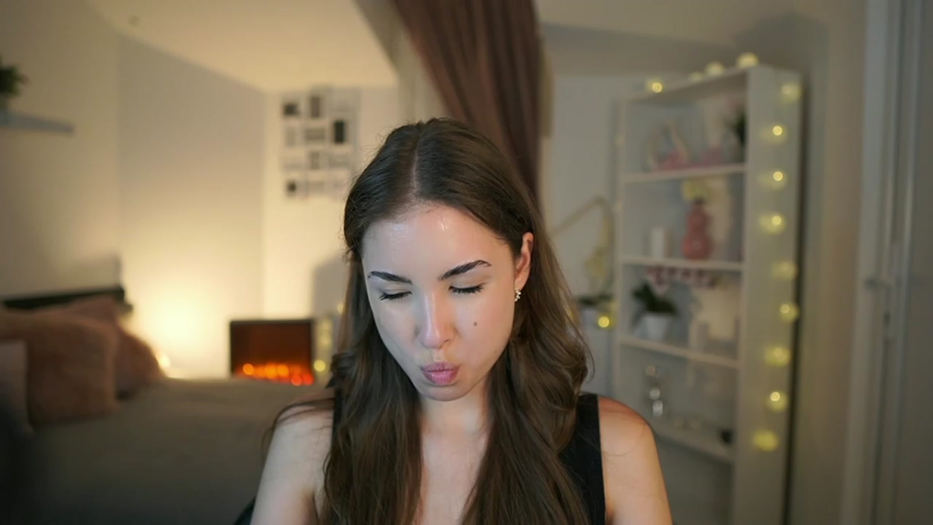 Gallery image thumbnail from Shy_jane's myfreecams stream on, 06/04/2023, 15:27 image 14 of 20