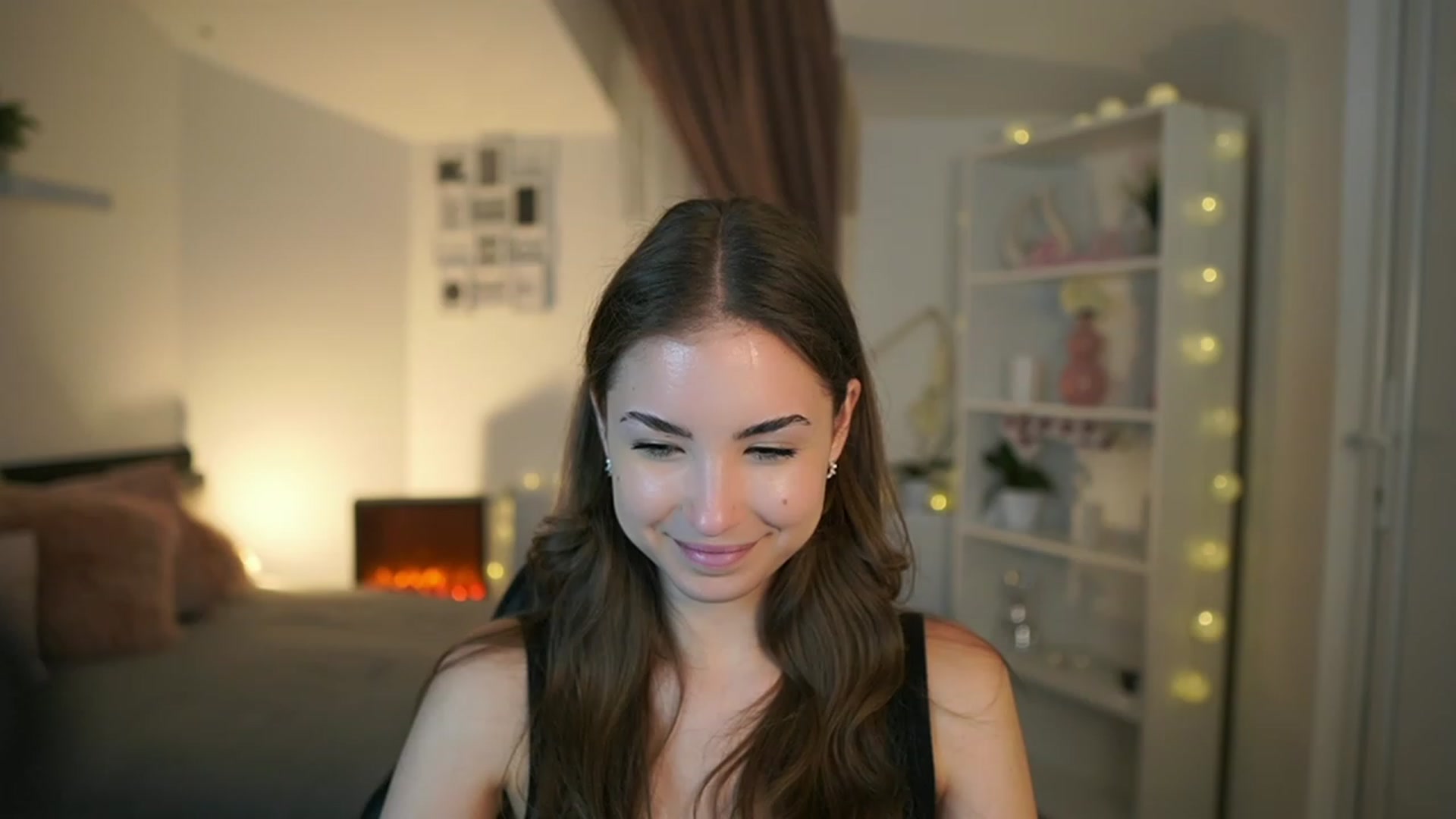 Gallery image thumbnail from Shy_jane's myfreecams stream on, 06/04/2023, 15:27 image 8 of 20