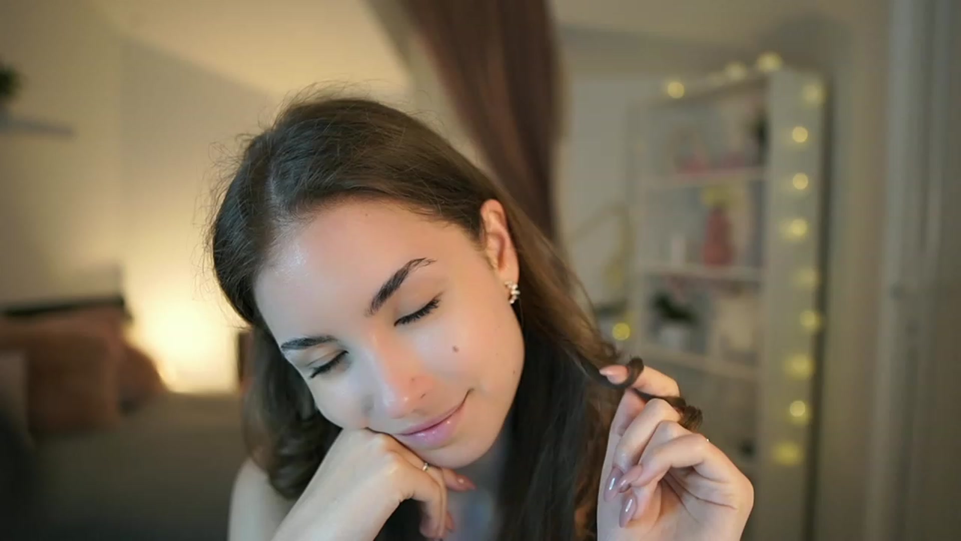 Gallery image thumbnail from Shy_jane's myfreecams stream on, 06/04/2023, 16:18 image 9 of 20
