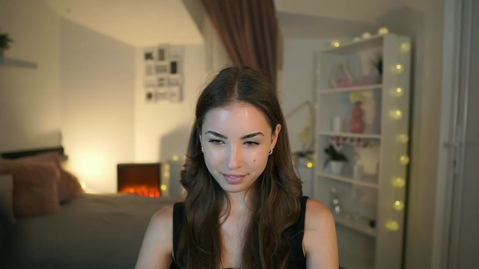 Gallery image thumbnail from Shy_jane's myfreecams stream on, 06/04/2023, 16:18 image 4 of 20