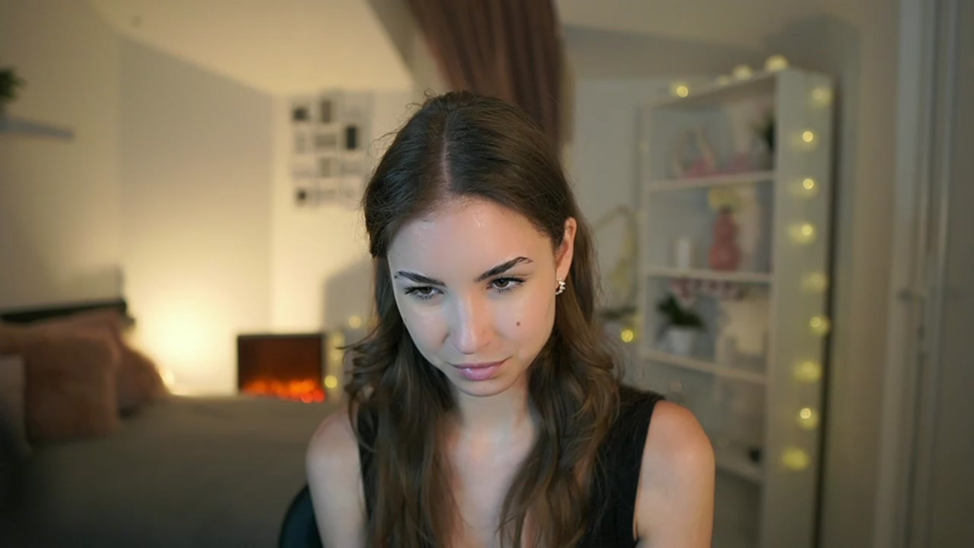 Gallery image thumbnail from Shy_jane's myfreecams stream on, 06/04/2023, 17:26 image 8 of 20