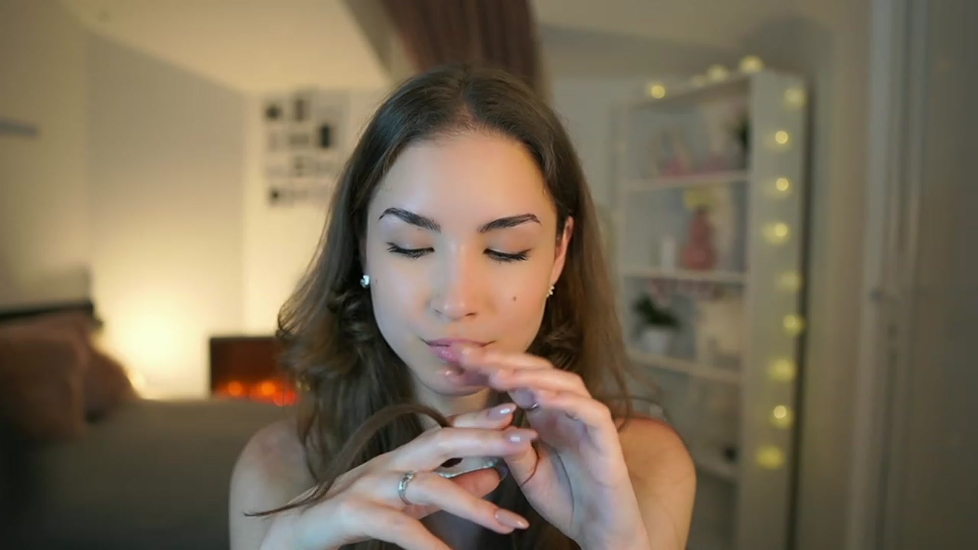 Gallery image thumbnail from Shy_jane's myfreecams stream on, 06/06/2023, 17:56 image 8 of 20