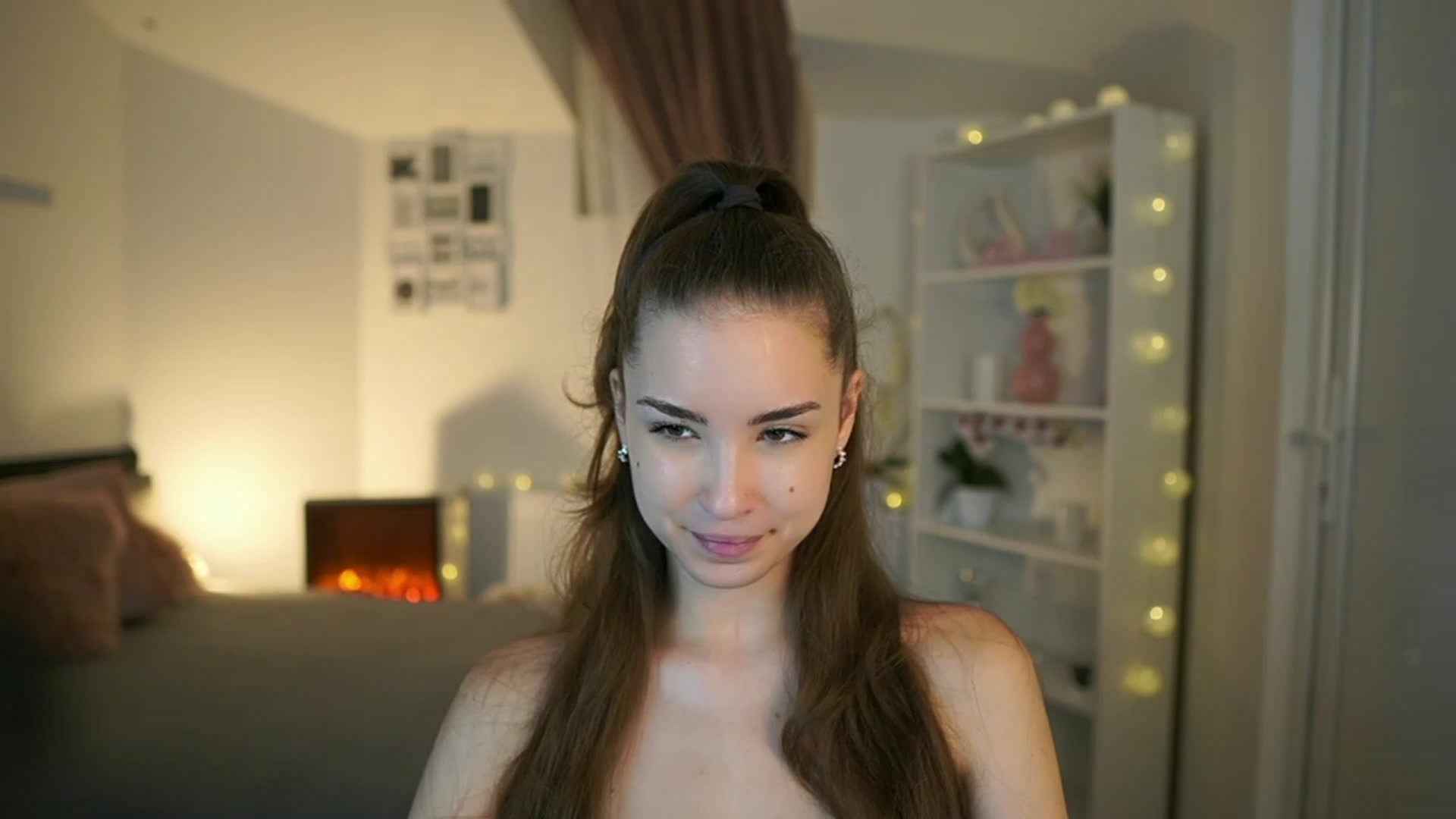 Gallery image thumbnail from Shy_jane's myfreecams stream on, 06/08/2023, 11:06 image 7 of 20