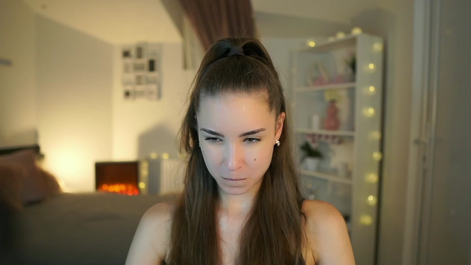 Gallery image thumbnail from Shy_jane's myfreecams stream on, 06/08/2023, 13:04 image 13 of 20