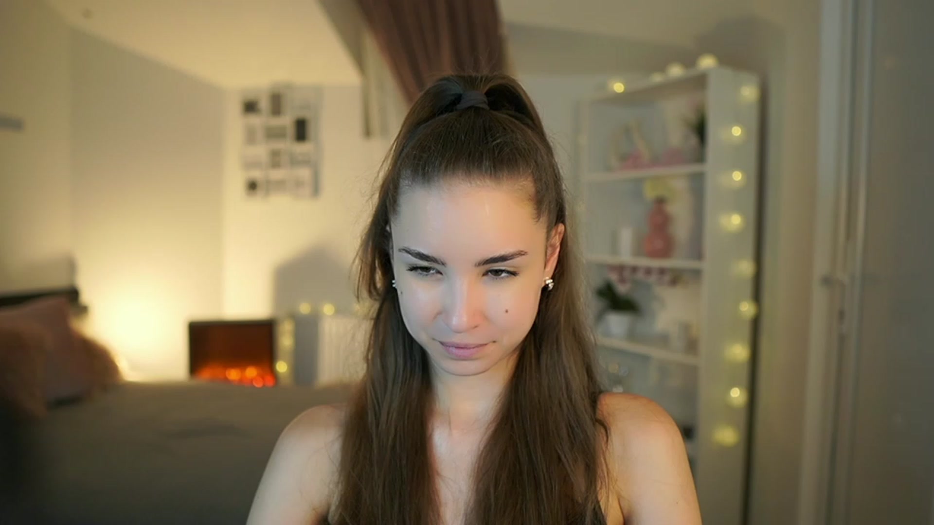 Gallery image thumbnail from Shy_jane's myfreecams stream on, 06/08/2023, 13:04 image 12 of 20