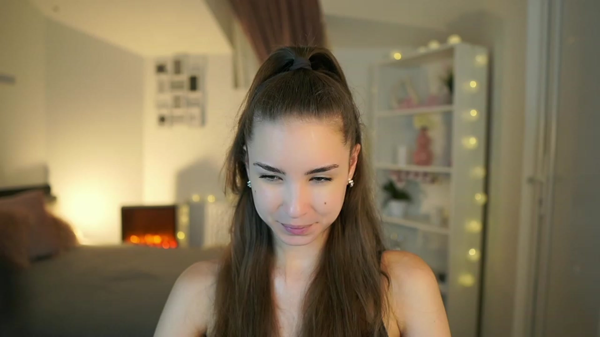 Gallery image thumbnail from Shy_jane's myfreecams stream on, 06/08/2023, 13:04 image 10 of 20