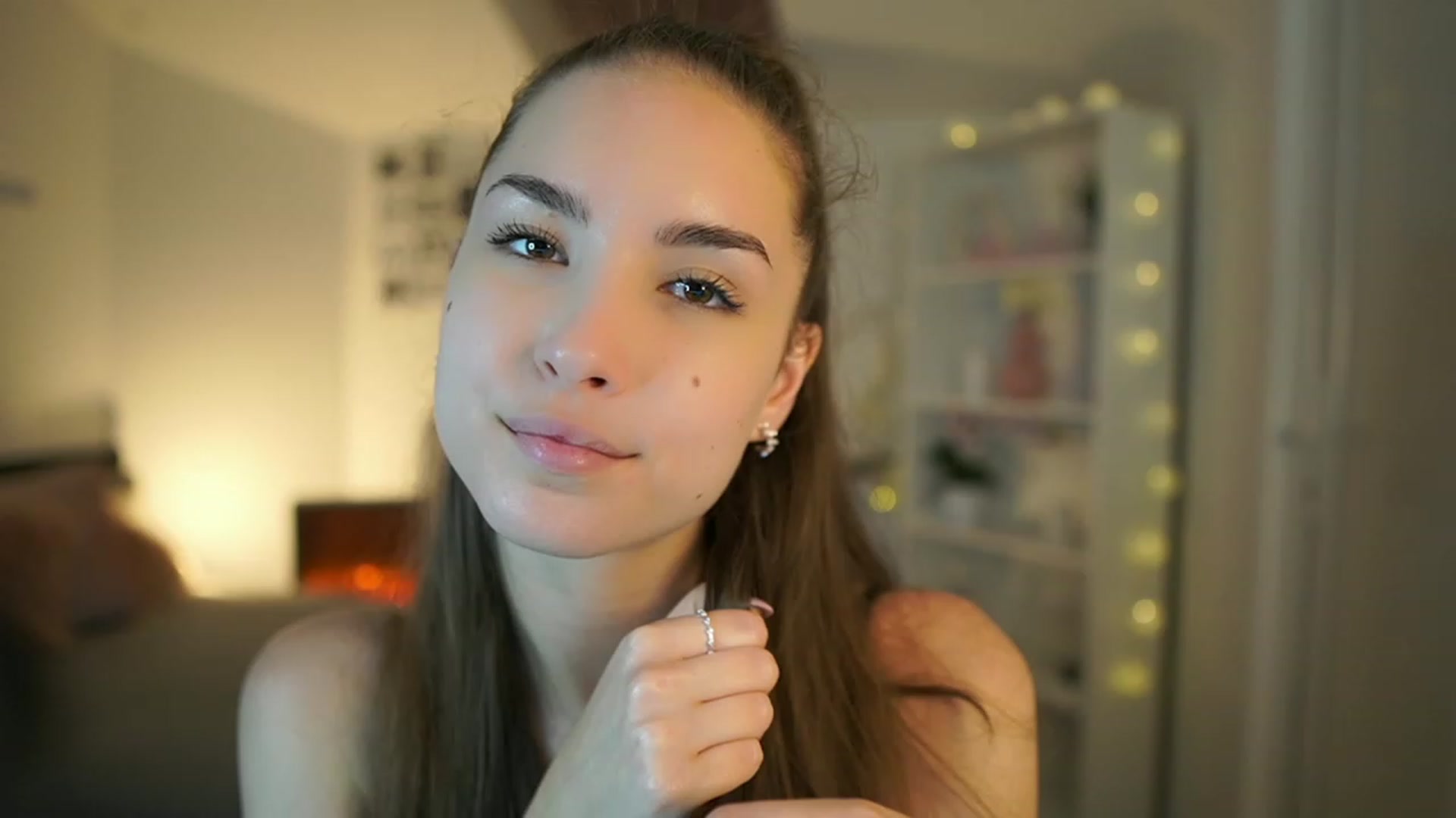 Gallery image thumbnail from Shy_jane's myfreecams stream on, 06/08/2023, 13:04 image 1 of 20