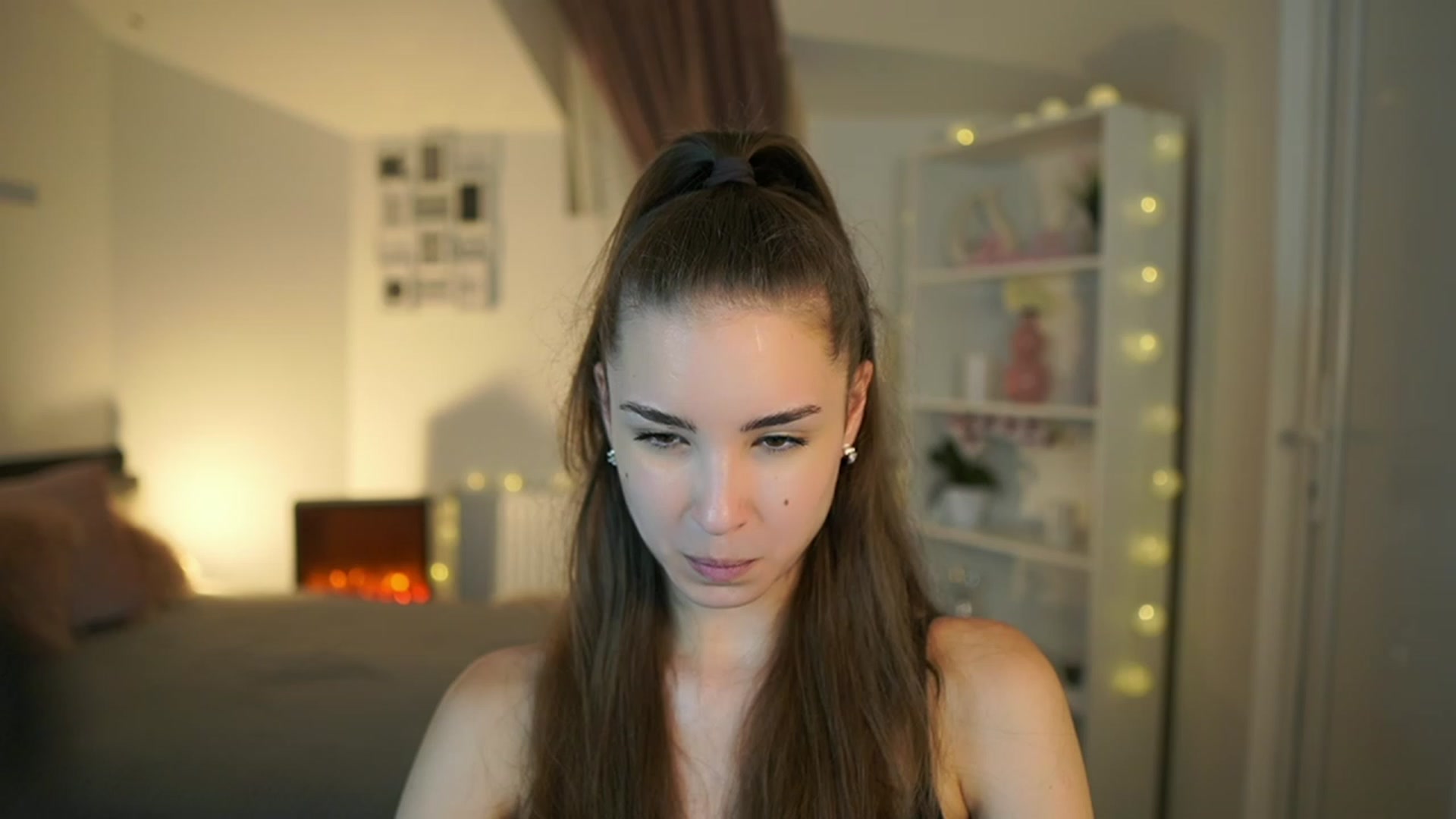 Gallery image thumbnail from Shy_jane's myfreecams stream on, 06/08/2023, 13:04 image 7 of 20