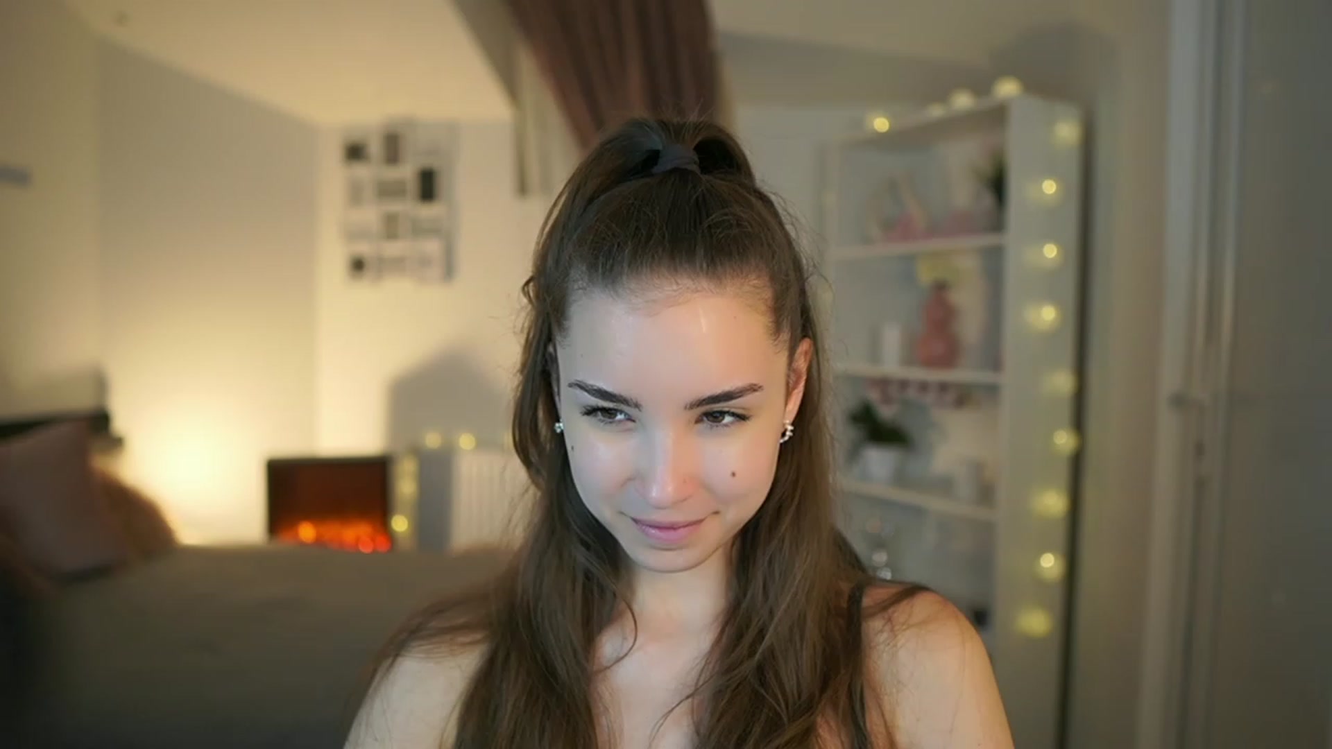 Gallery image thumbnail from Shy_jane's myfreecams stream on, 06/08/2023, 14:59 image 19 of 20