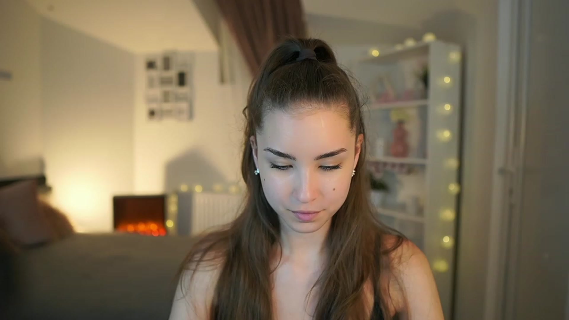 Gallery image thumbnail from Shy_jane's myfreecams stream on, 06/08/2023, 14:59 image 17 of 20