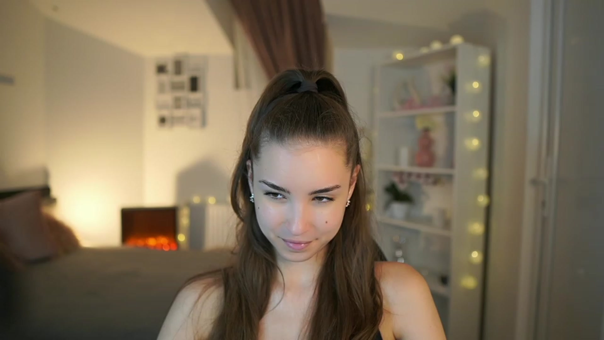 Gallery image thumbnail from Shy_jane's myfreecams stream on, 06/08/2023, 14:59 image 5 of 20