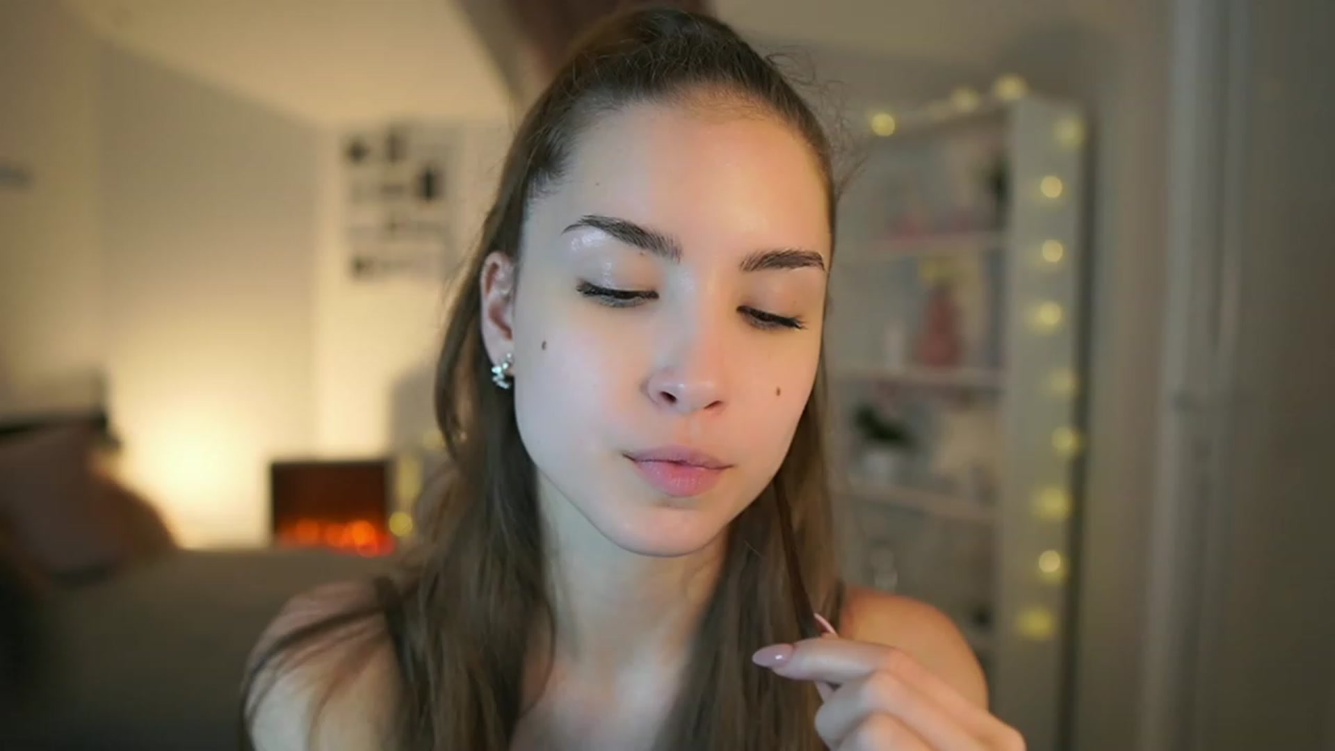 Gallery image thumbnail from Shy_jane's myfreecams stream on, 06/08/2023, 14:59 image 4 of 20