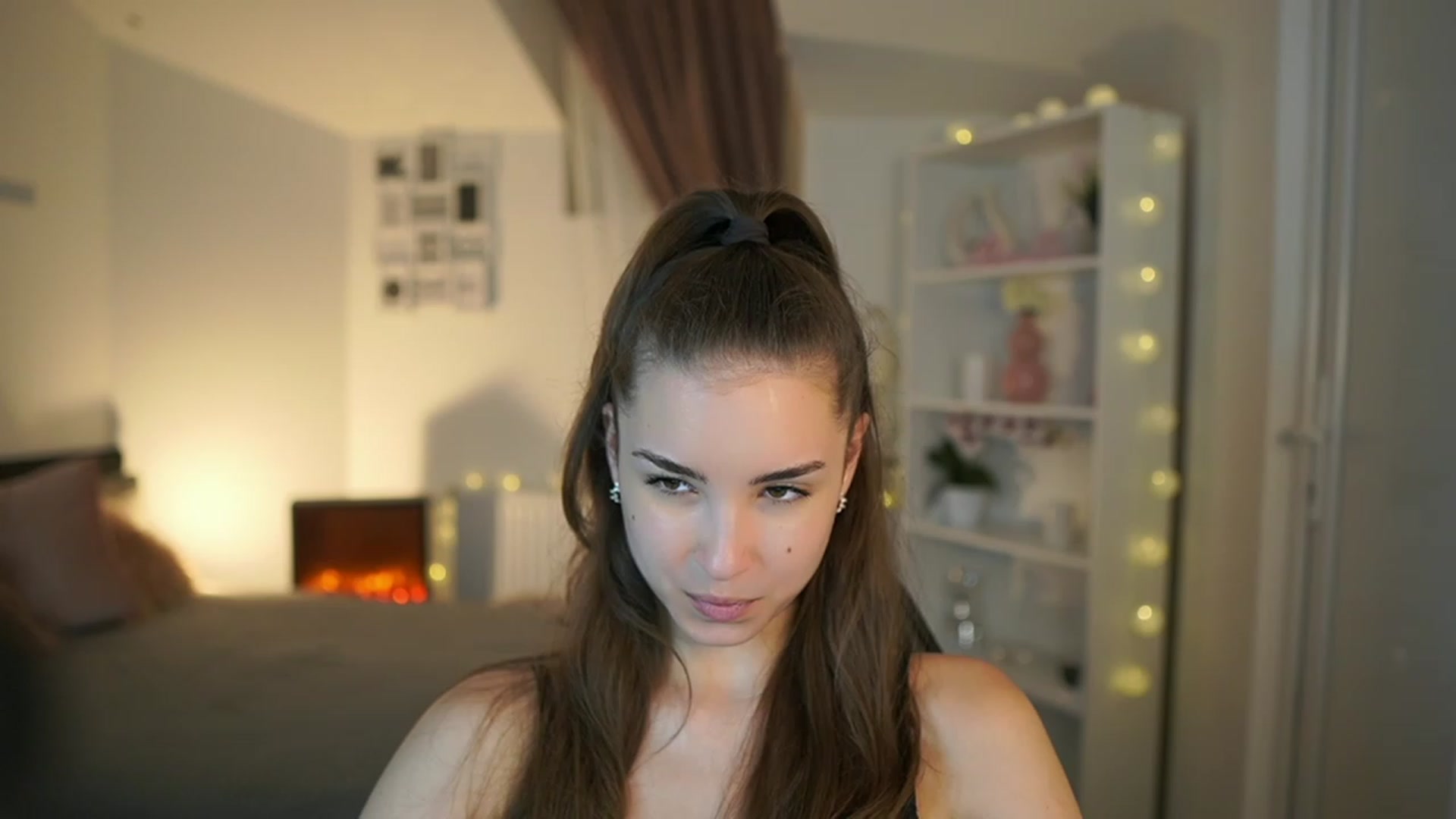 Gallery image thumbnail from Shy_jane's myfreecams stream on, 06/08/2023, 14:59 image 11 of 20