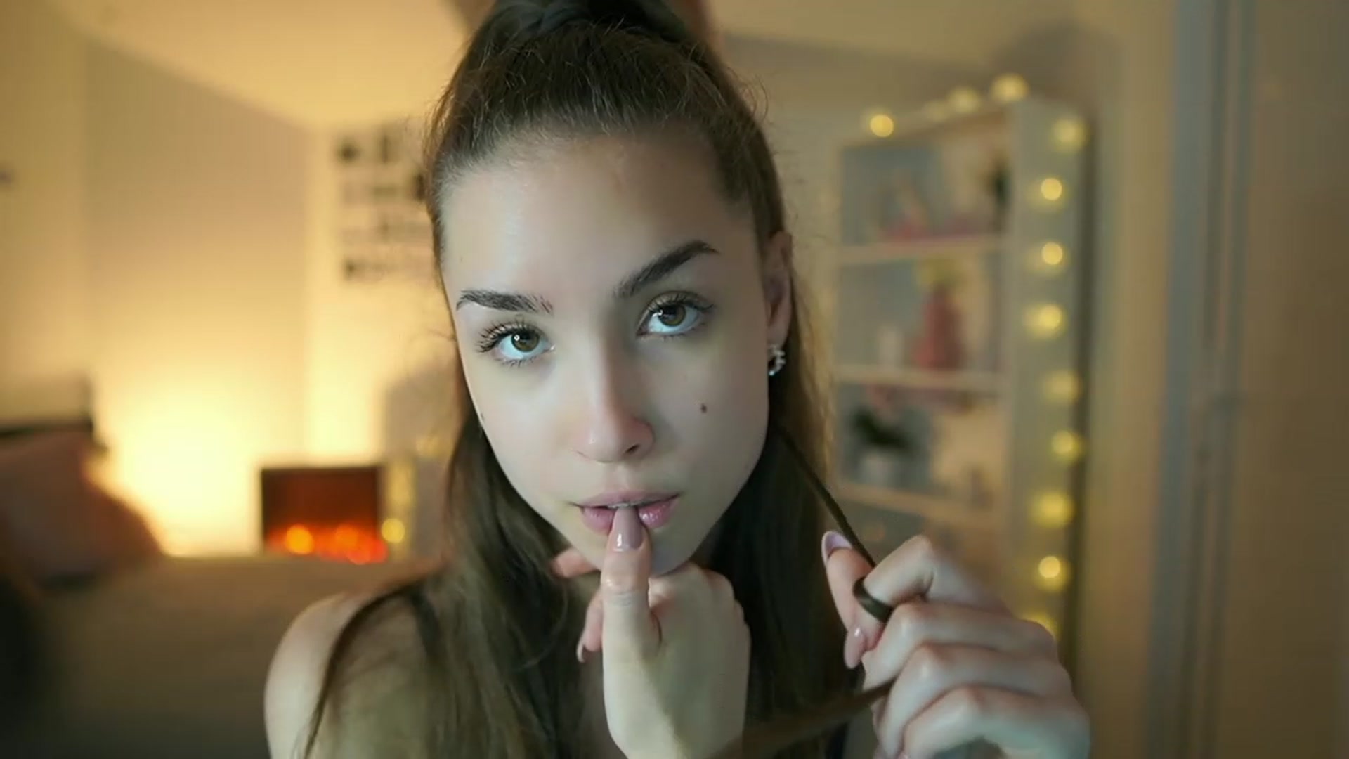 Gallery image thumbnail from Shy_jane's myfreecams stream on, 06/08/2023, 17:27 image 14 of 20