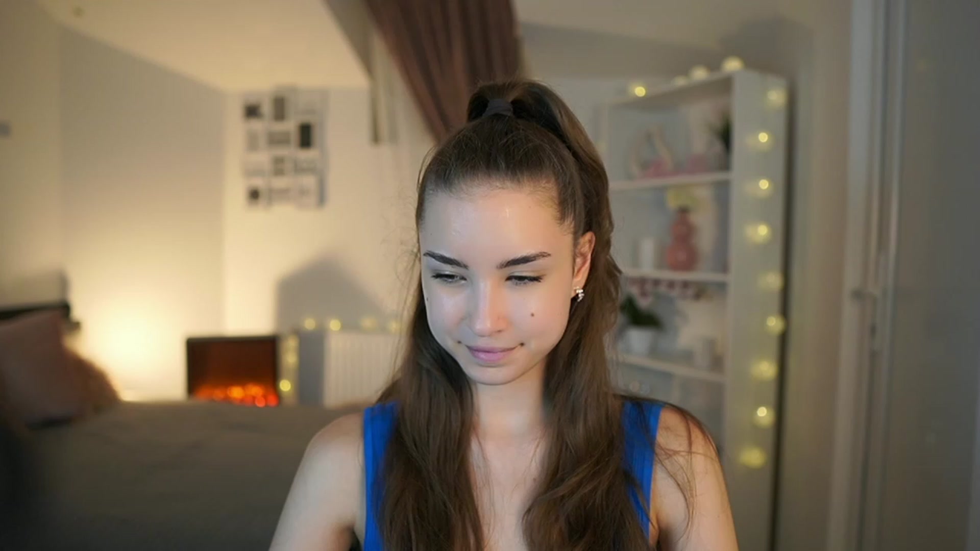 Gallery image thumbnail from Shy_jane's myfreecams stream on, 06/08/2023, 17:27 image 6 of 20