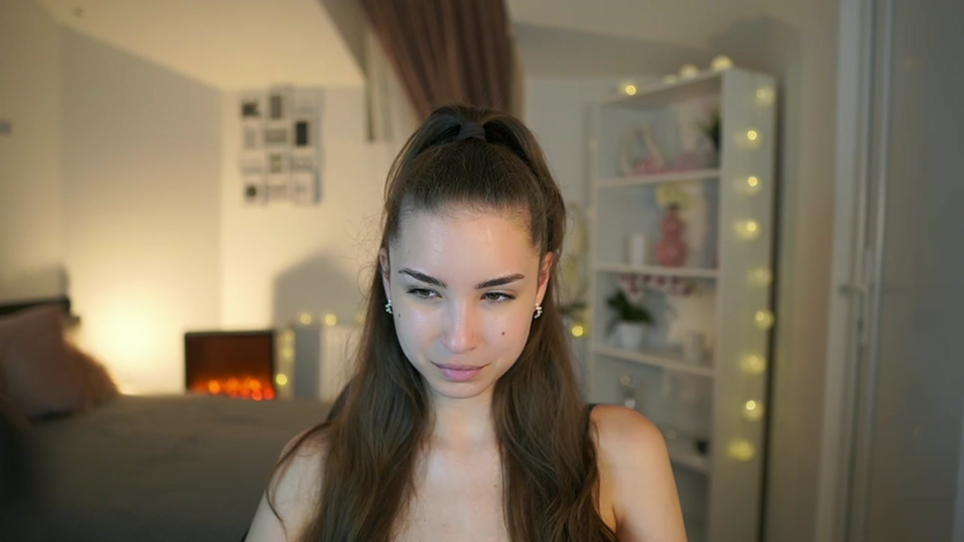 Gallery image thumbnail from Shy_jane's myfreecams stream on, 06/08/2023, 17:27 image 13 of 20