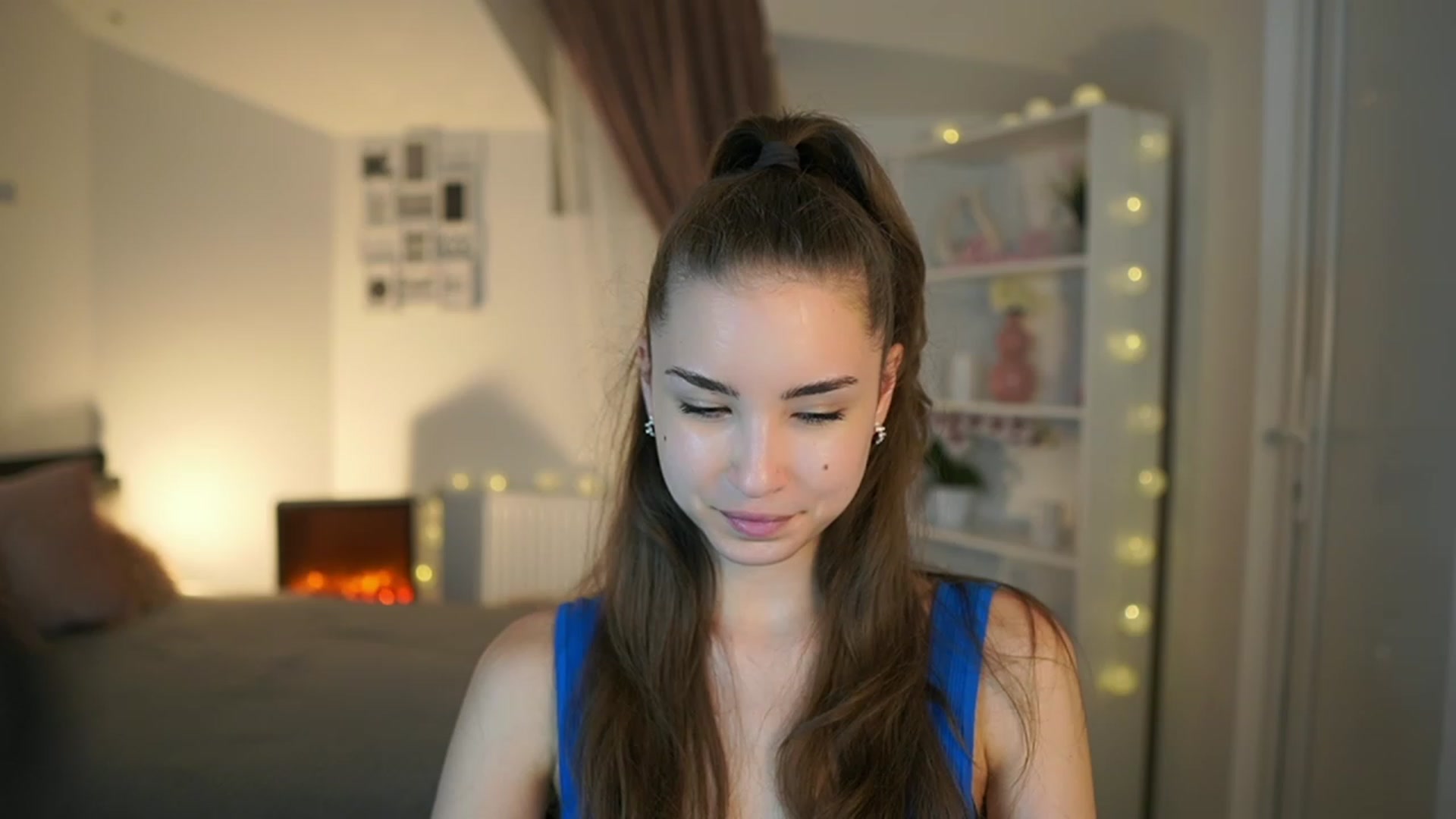 Gallery image thumbnail from Shy_jane's myfreecams stream on, 06/08/2023, 17:27 image 7 of 20