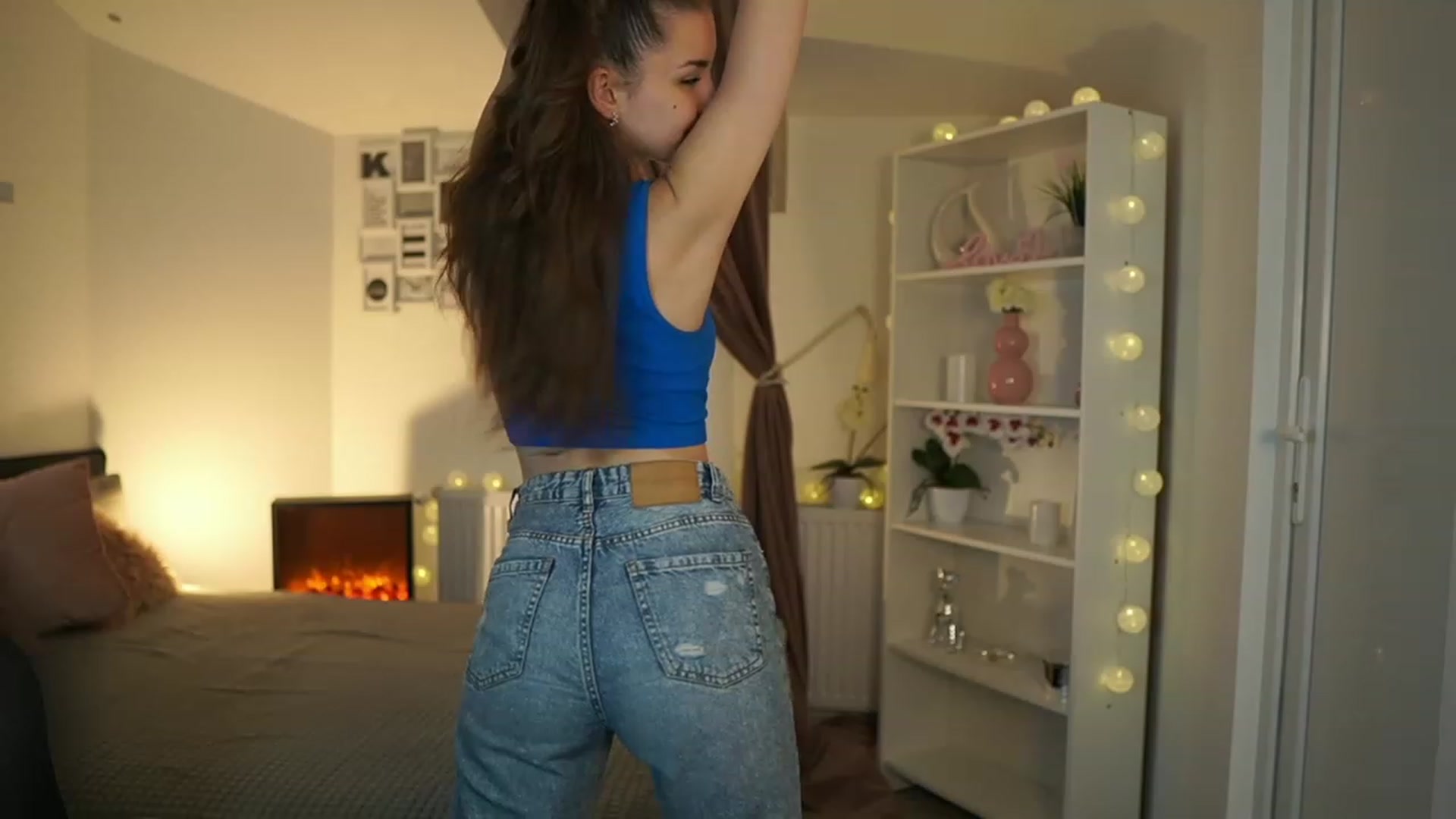 Gallery image thumbnail from Shy_jane's myfreecams stream on, 06/08/2023, 17:27 image 8 of 20