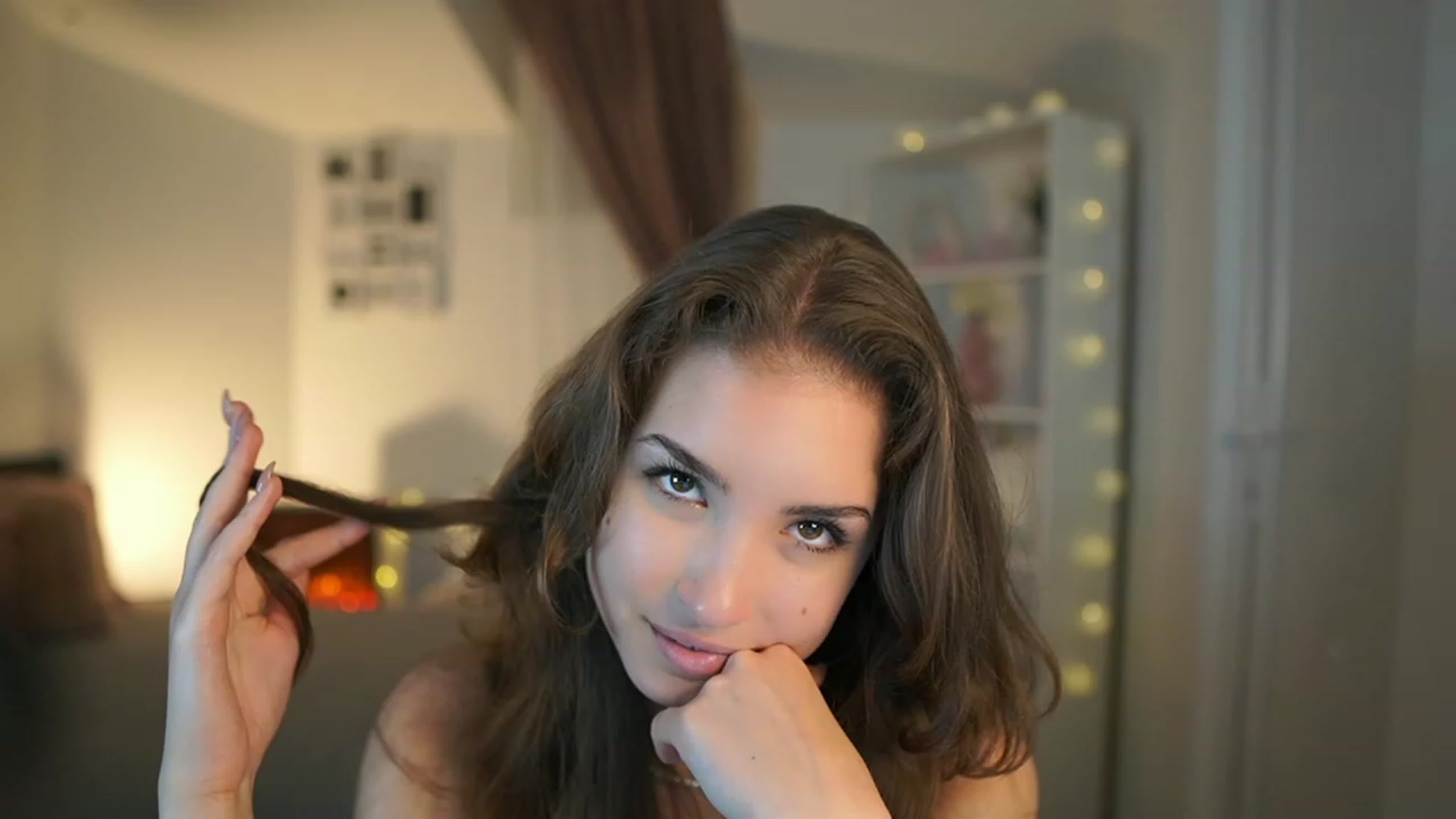 Gallery image thumbnail from Shy_jane's myfreecams stream on, 06/11/2023, 15:54 image 8 of 20