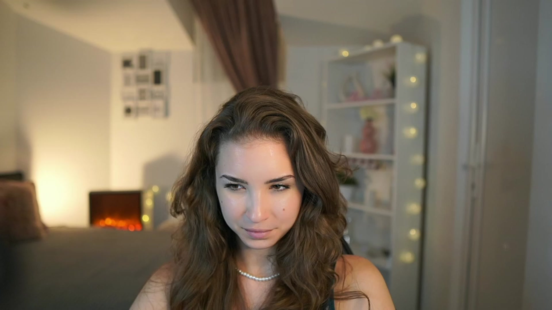 Gallery image thumbnail from Shy_jane's myfreecams stream on, 06/11/2023, 16:36 image 8 of 20