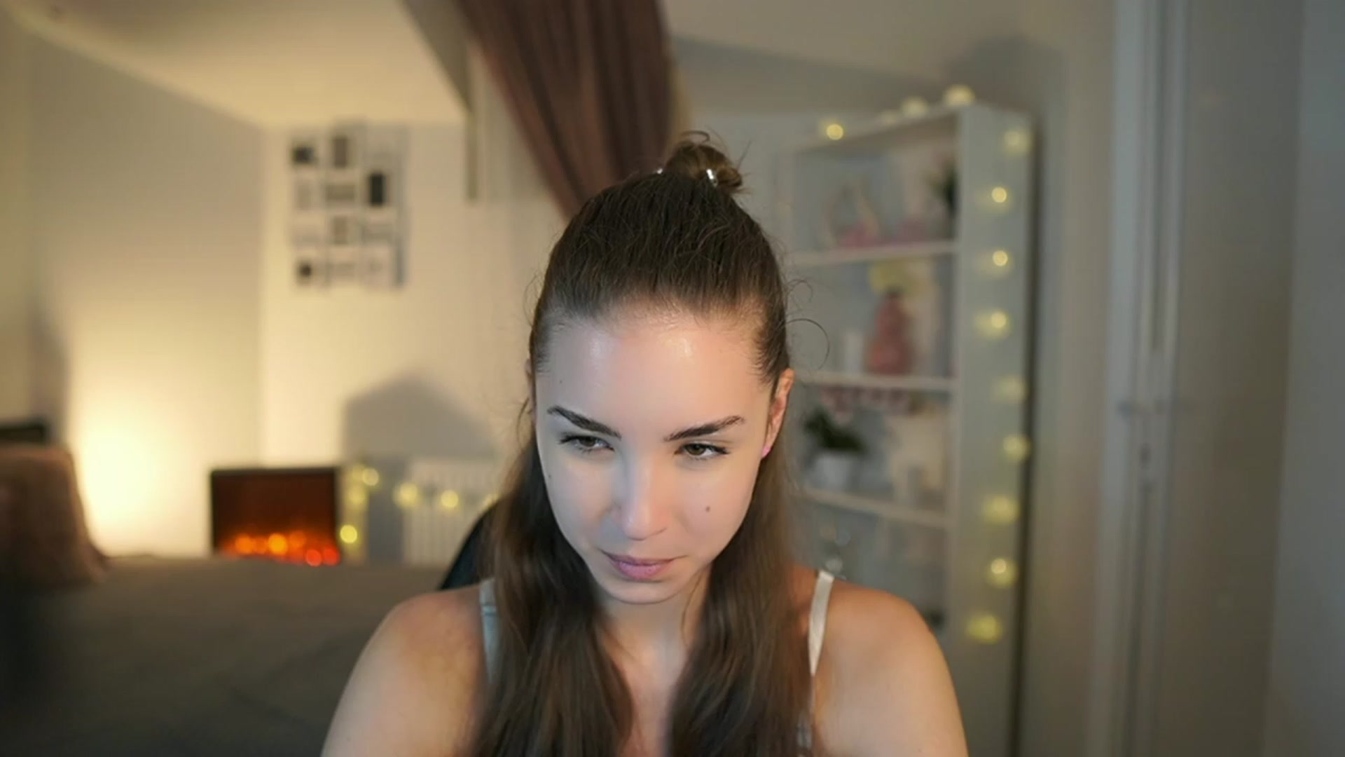 Gallery image thumbnail from Shy_jane's myfreecams stream on, 06/13/2023, 11:53 image 17 of 20
