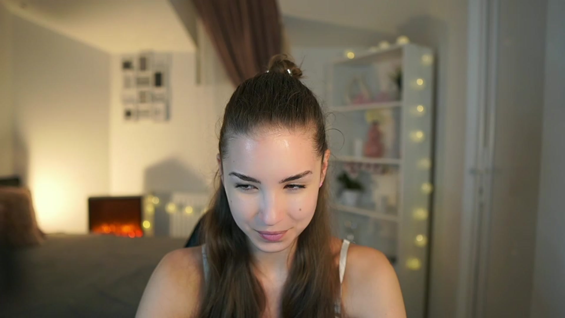 Gallery image thumbnail from Shy_jane's myfreecams stream on, 06/13/2023, 11:53 image 18 of 20