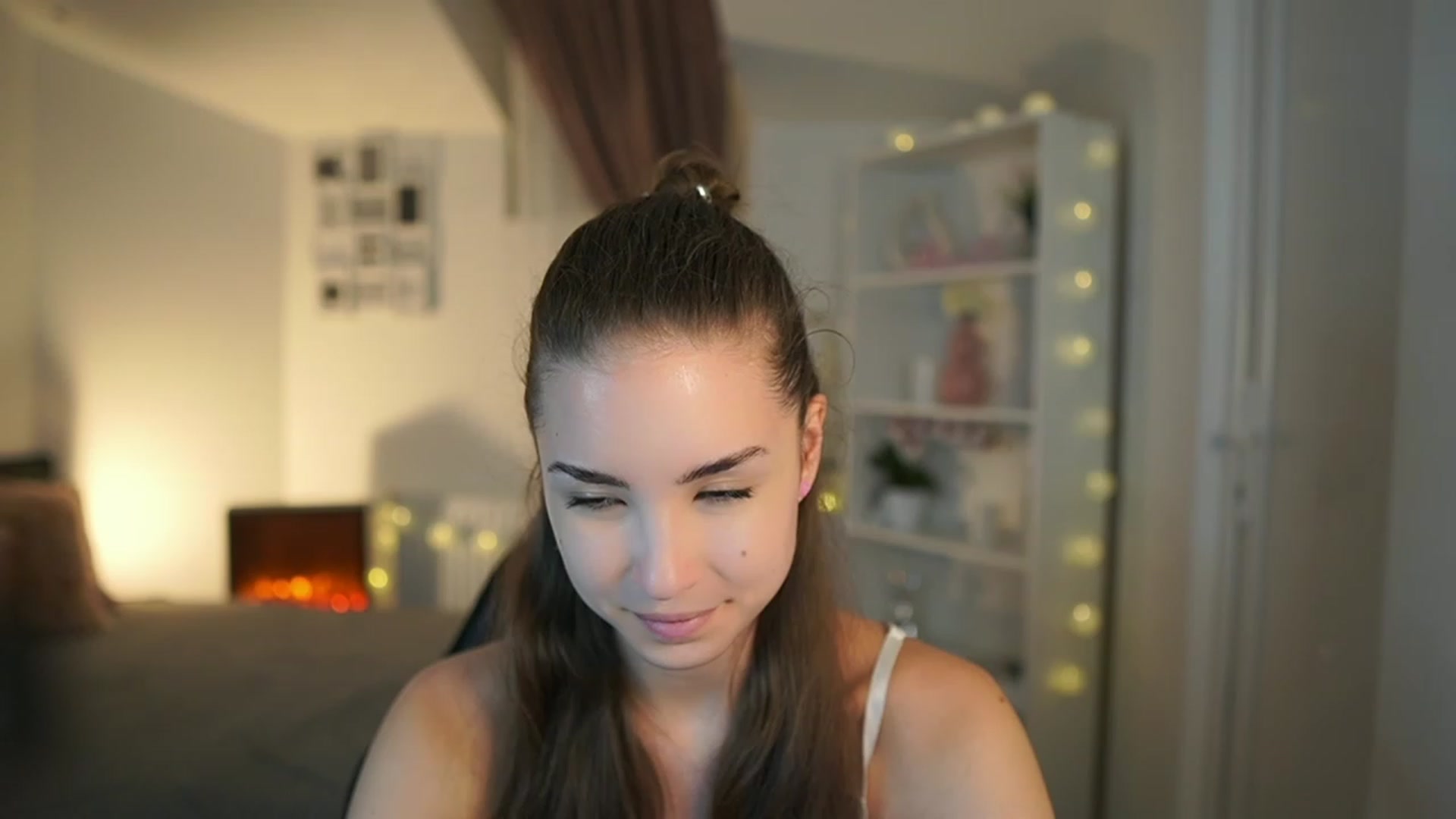 Gallery image thumbnail from Shy_jane's myfreecams stream on, 06/13/2023, 11:53 image 14 of 20