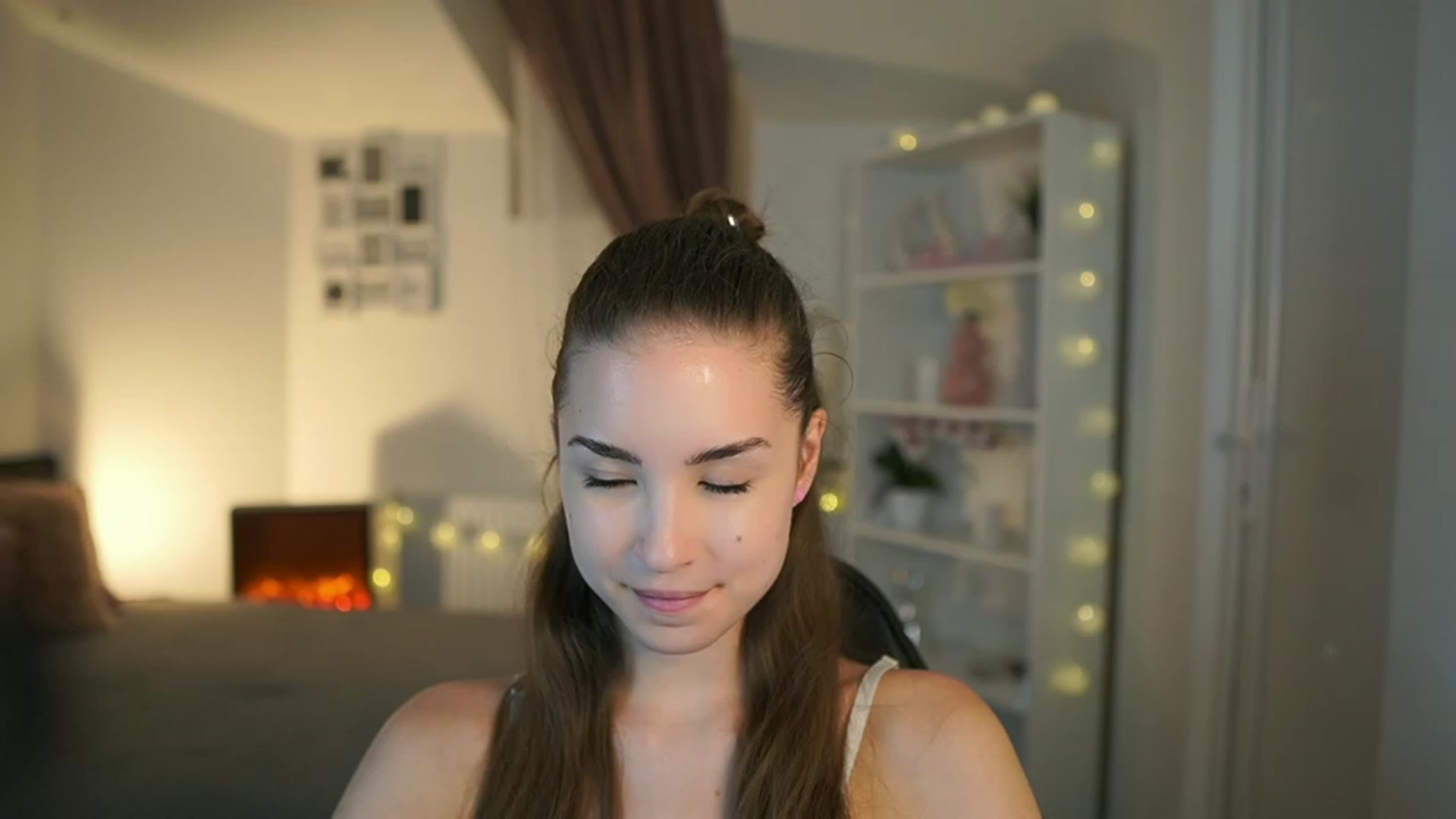 Gallery image thumbnail from Shy_jane's myfreecams stream on, 06/13/2023, 11:53 image 4 of 20