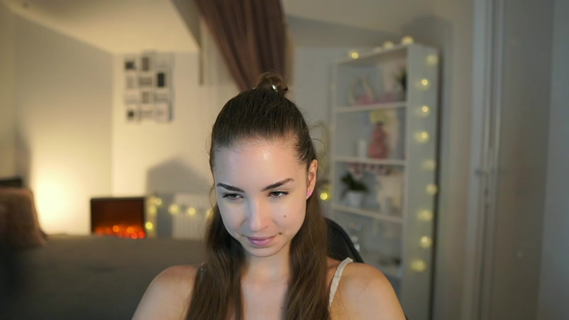 Gallery image thumbnail from Shy_jane's myfreecams stream on, 06/13/2023, 11:53 image 6 of 20