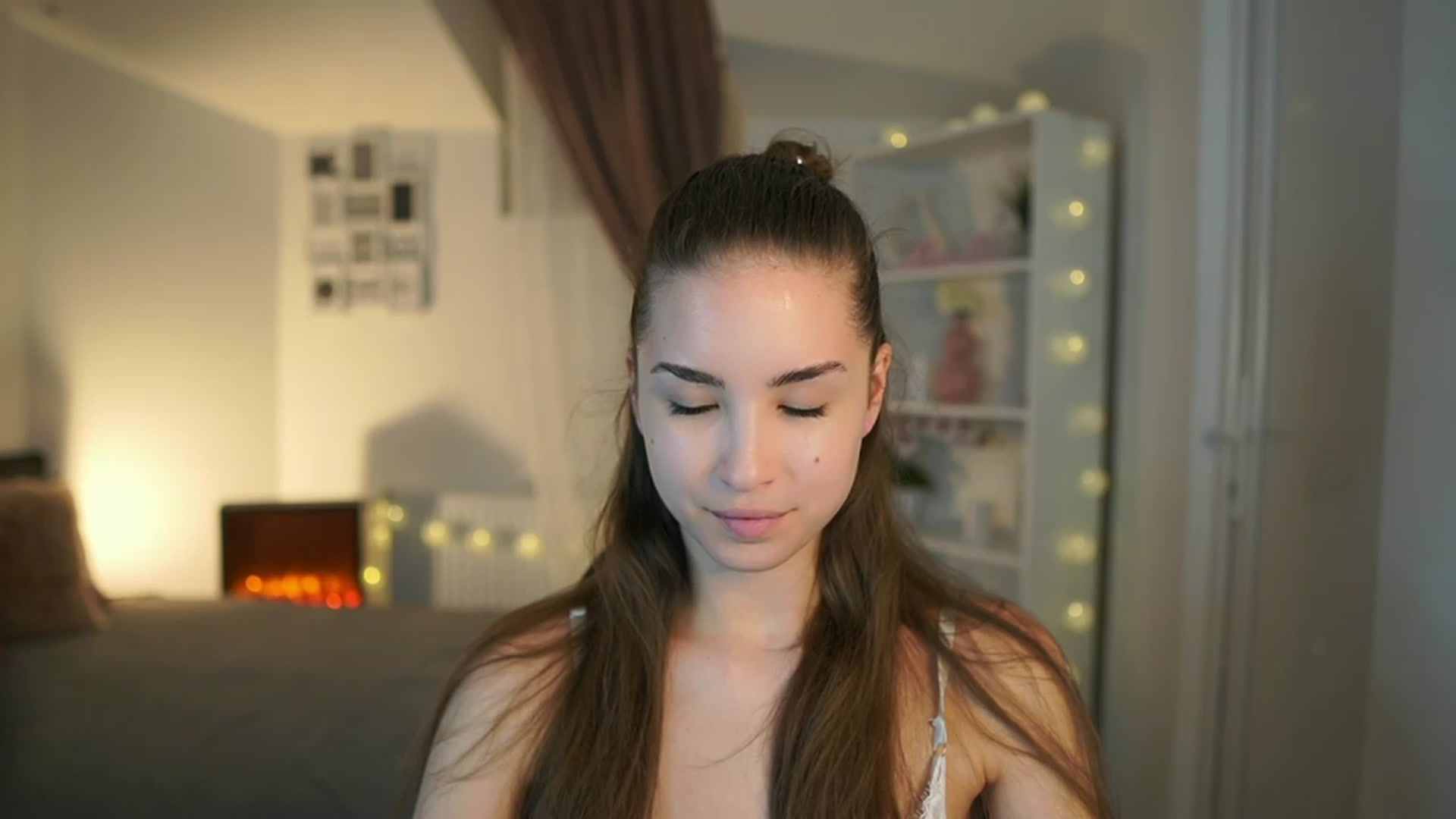 Gallery image thumbnail from Shy_jane's myfreecams stream on, 06/13/2023, 16:12 image 16 of 20
