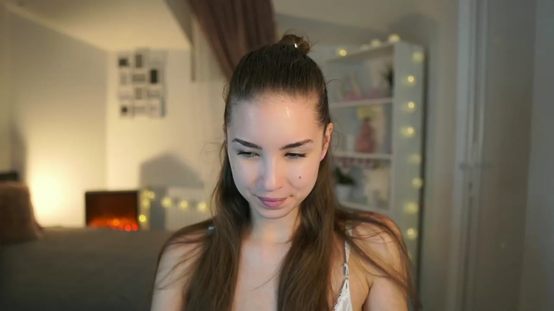 Gallery image thumbnail from Shy_jane's myfreecams stream on, 06/13/2023, 16:12 image 20 of 20