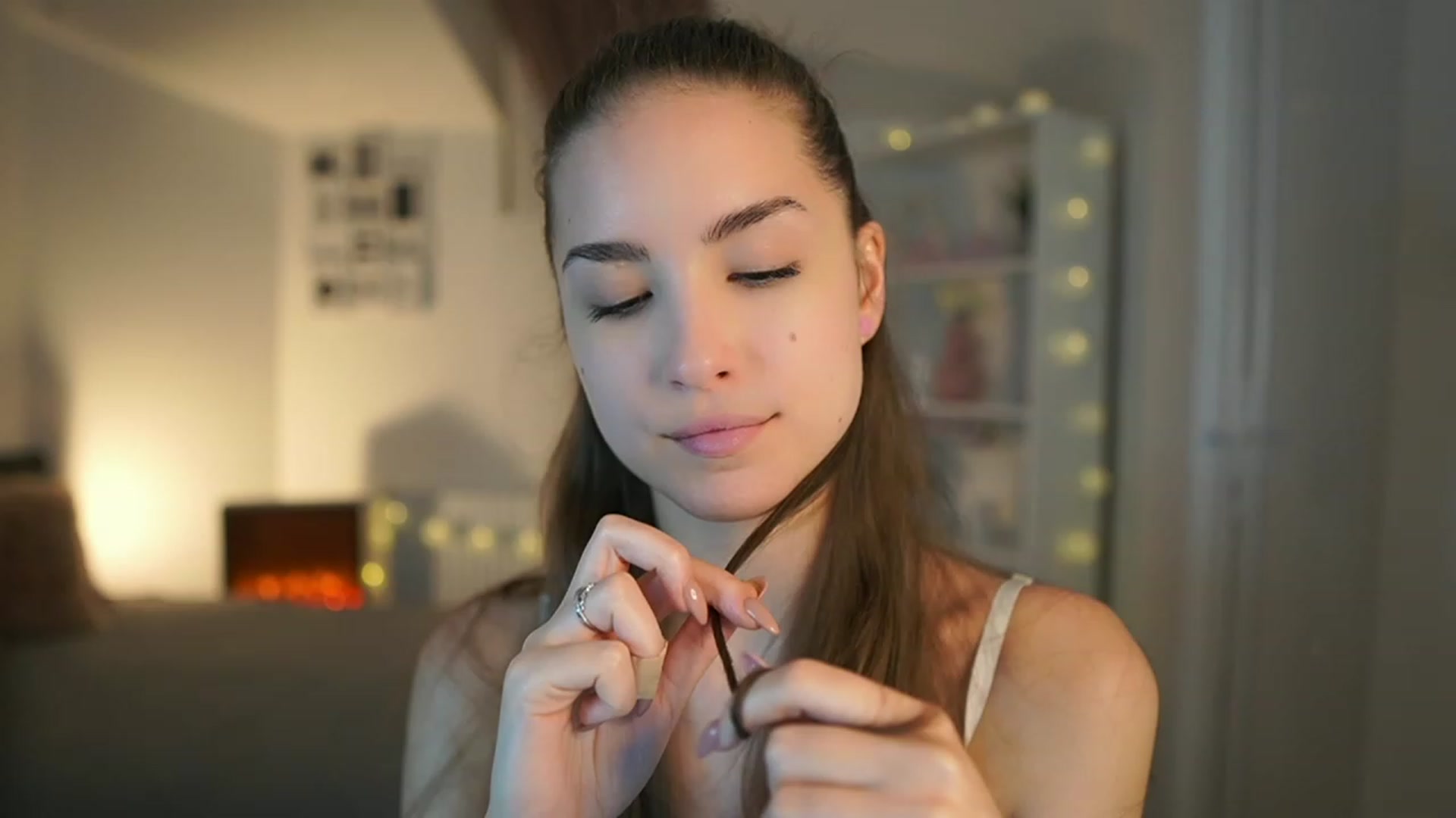 Gallery image thumbnail from Shy_jane's myfreecams stream on, 06/13/2023, 16:12 image 3 of 20