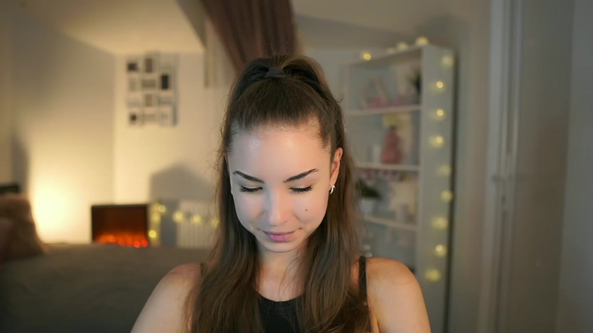 Gallery image thumbnail from Shy_jane's myfreecams stream on, 06/16/2023, 11:09 image 10 of 20