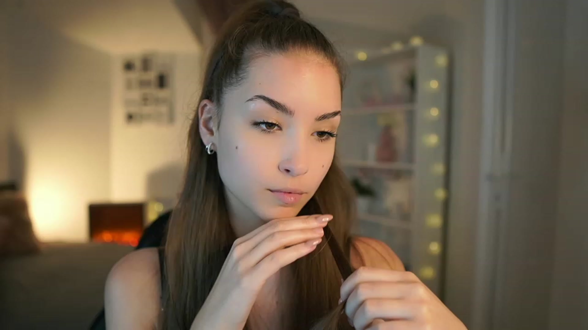 Gallery image thumbnail from Shy_jane's myfreecams stream on, 06/16/2023, 12:08 image 8 of 20